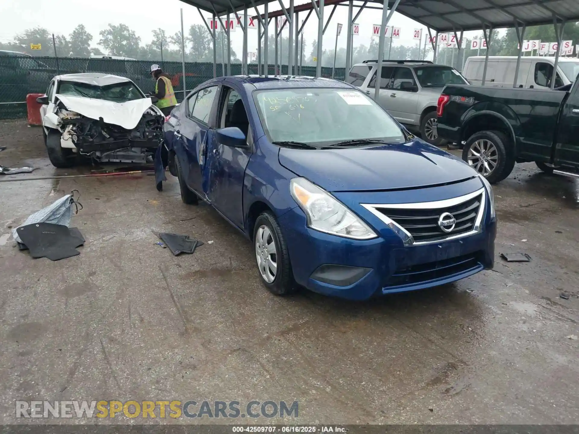1 Фотография поврежденного автомобиля 3N1CN7AP5KL851335 NISSAN VERSA 2019