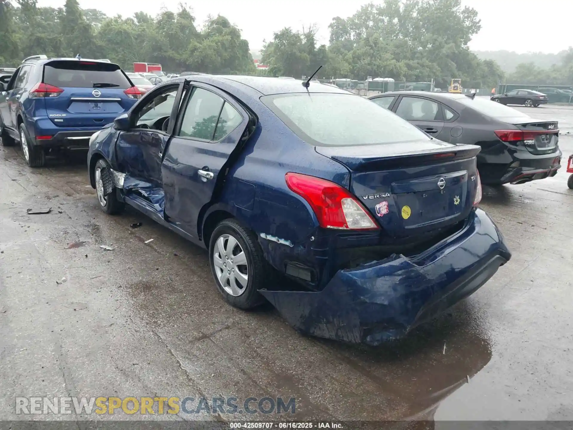 3 Фотография поврежденного автомобиля 3N1CN7AP5KL851335 NISSAN VERSA 2019