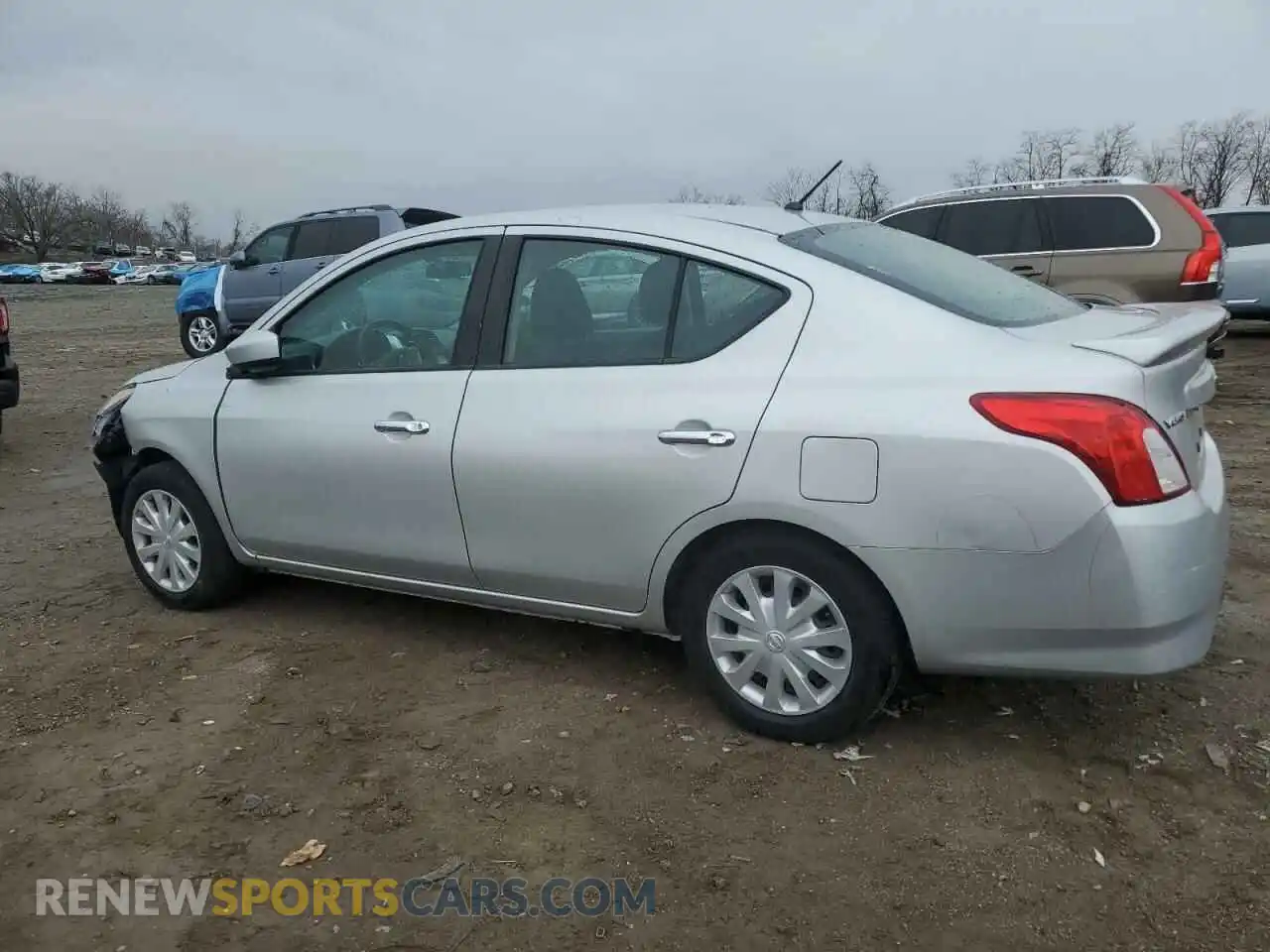 2 fotografías del automóvil dañado 3N1CN7AP5KL871908 NISSAN VERSA 2019