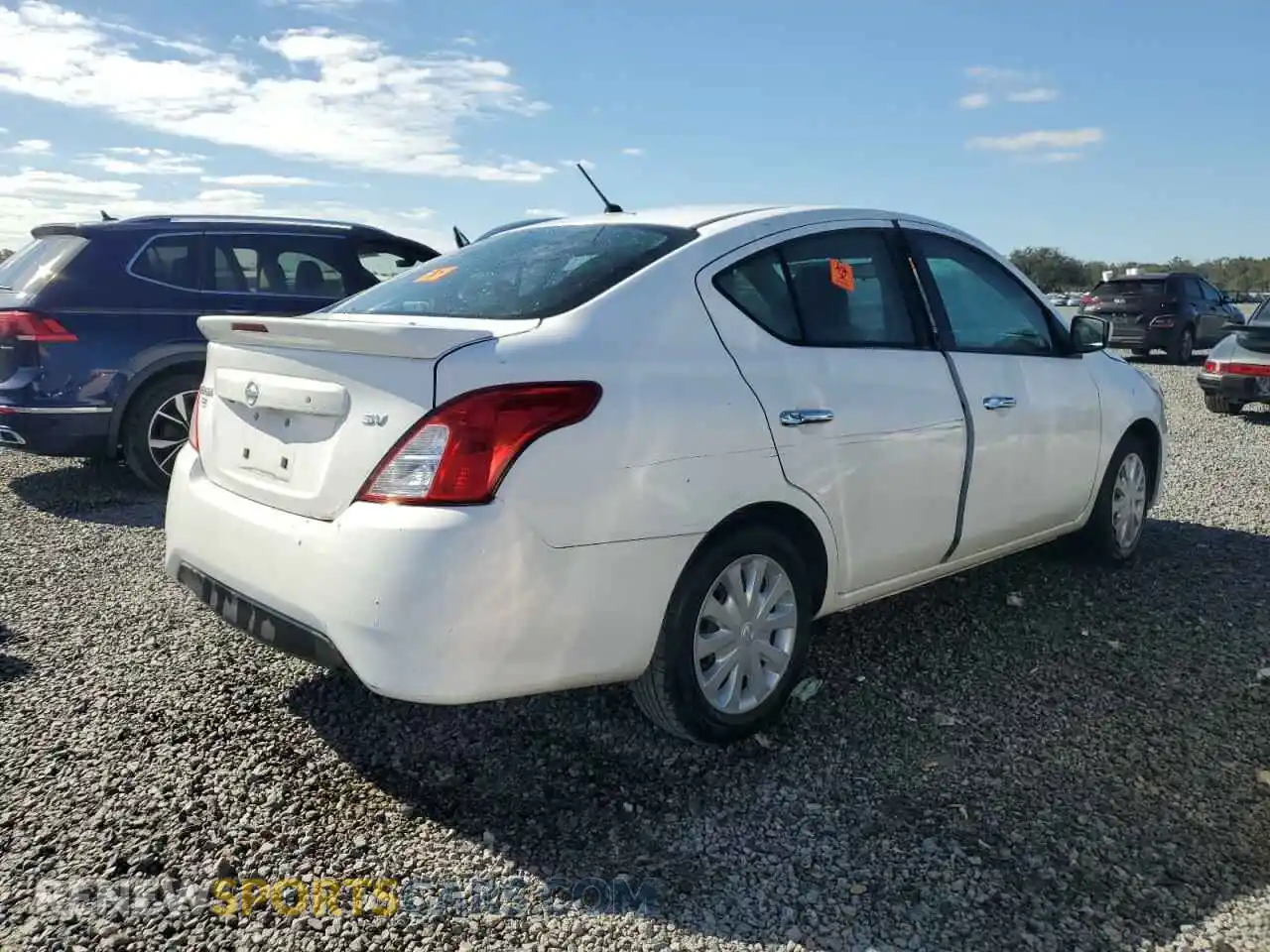 3 Фотография поврежденного автомобиля 3N1CN7AP6KL869925 NISSAN VERSA 2019