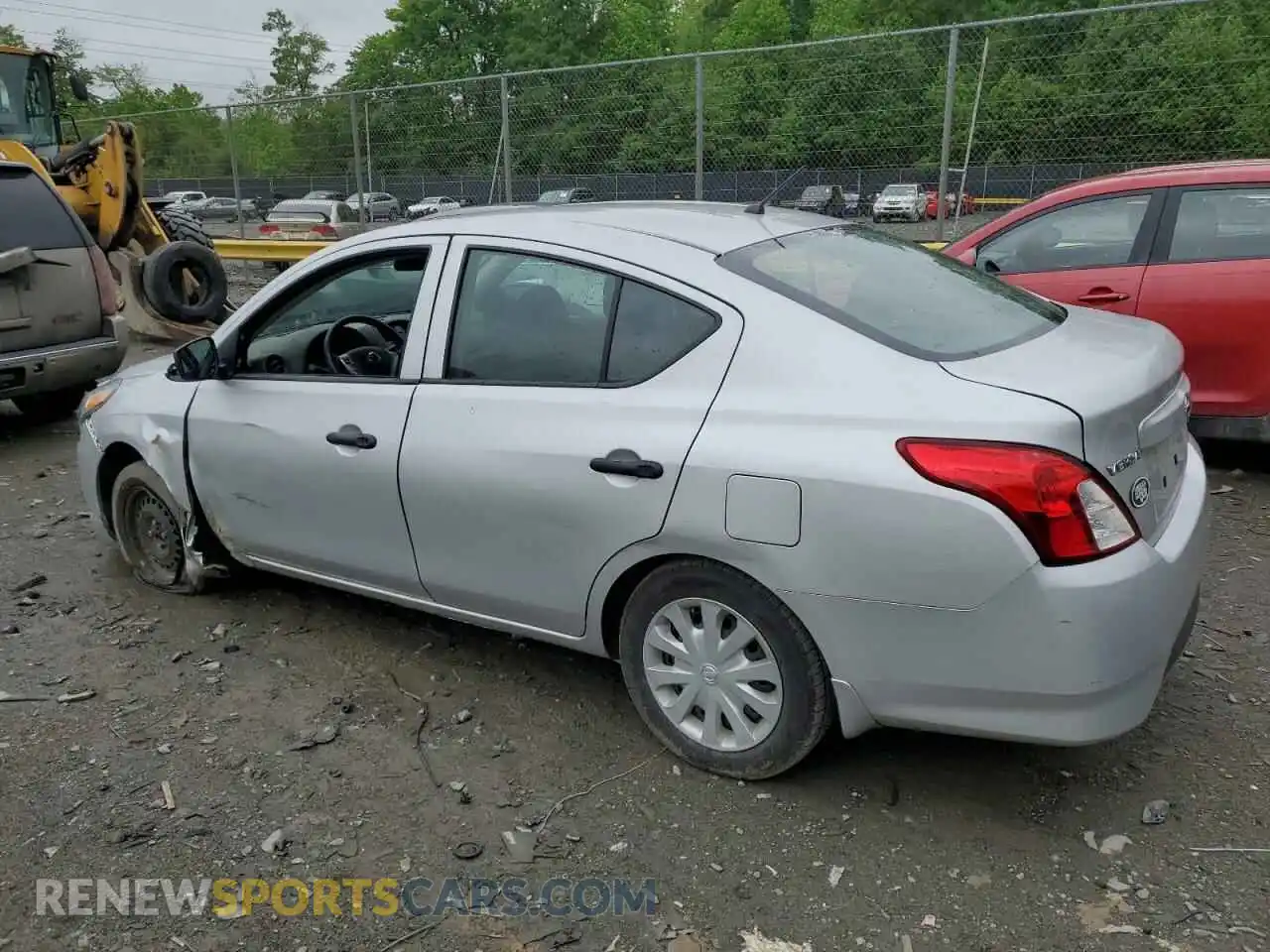 2 fotografías del automóvil dañado 3N1CN7AP7KL818322 NISSAN VERSA 2019