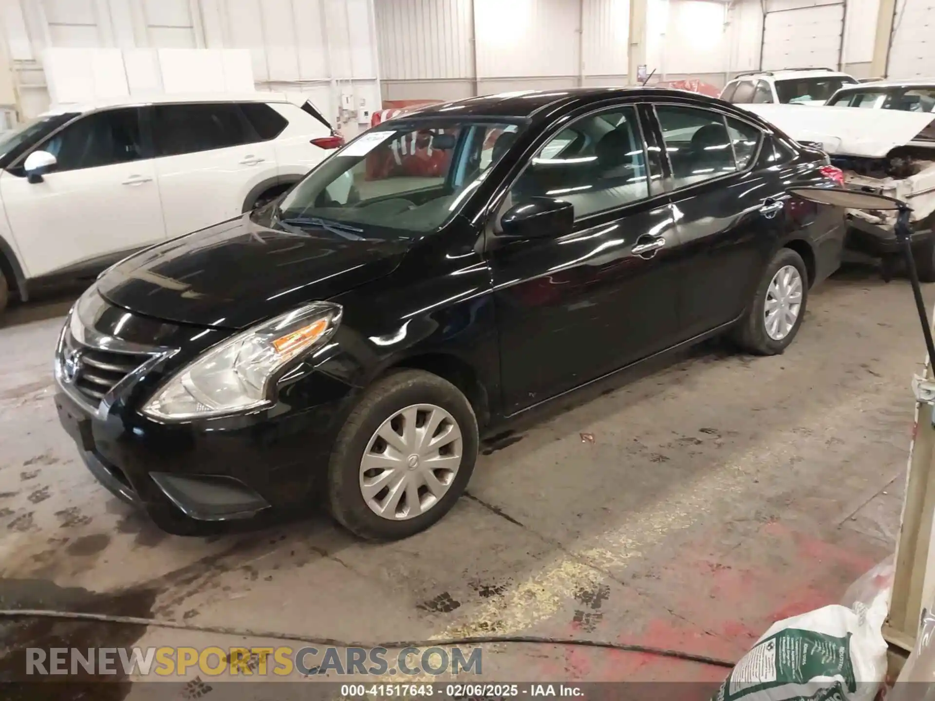 2 fotografías del automóvil dañado 3N1CN7AP7KL842541 NISSAN VERSA 2019