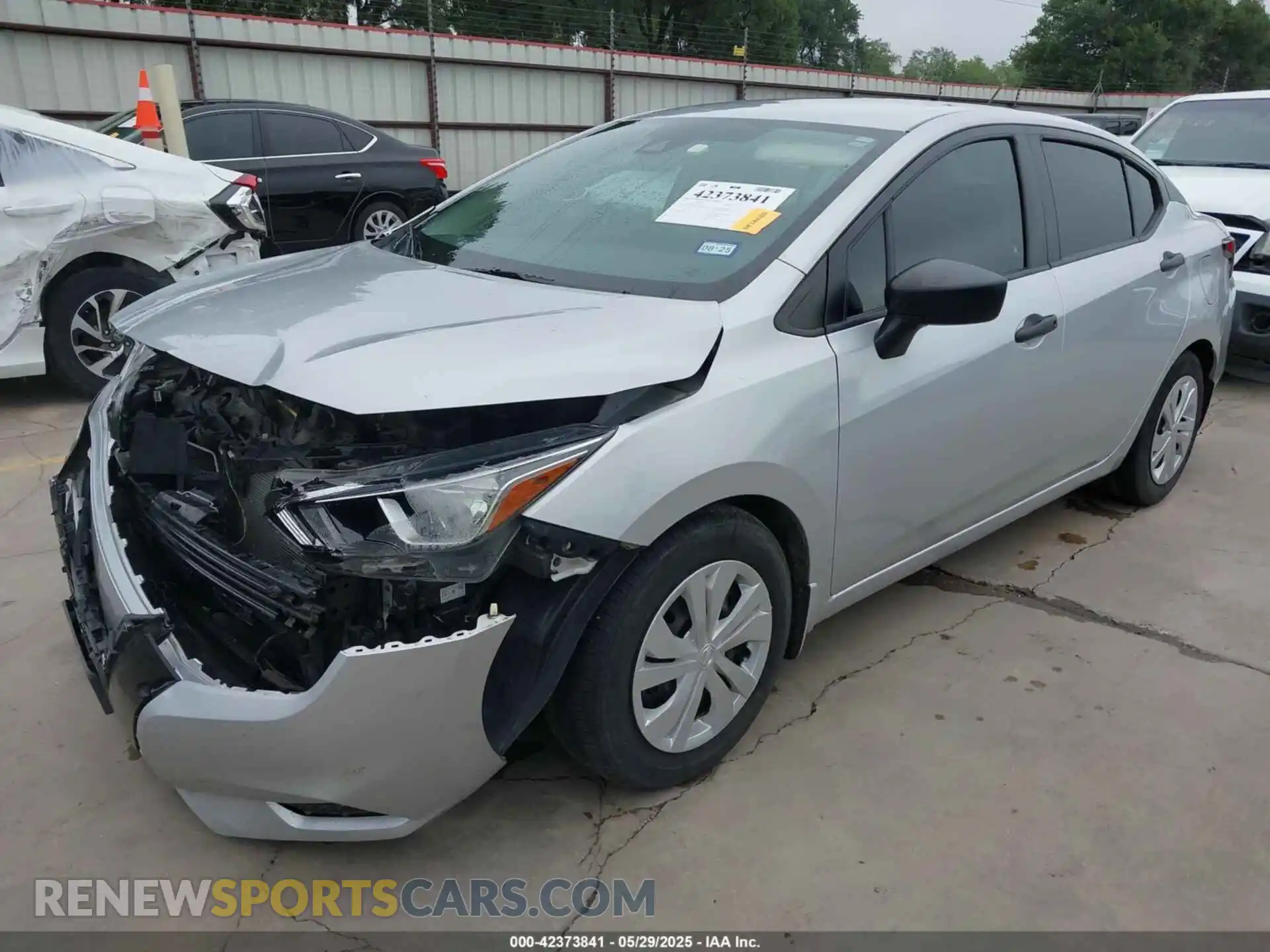 2 fotografías del automóvil dañado 3N1CN8DV1LL917221 NISSAN VERSA 2020