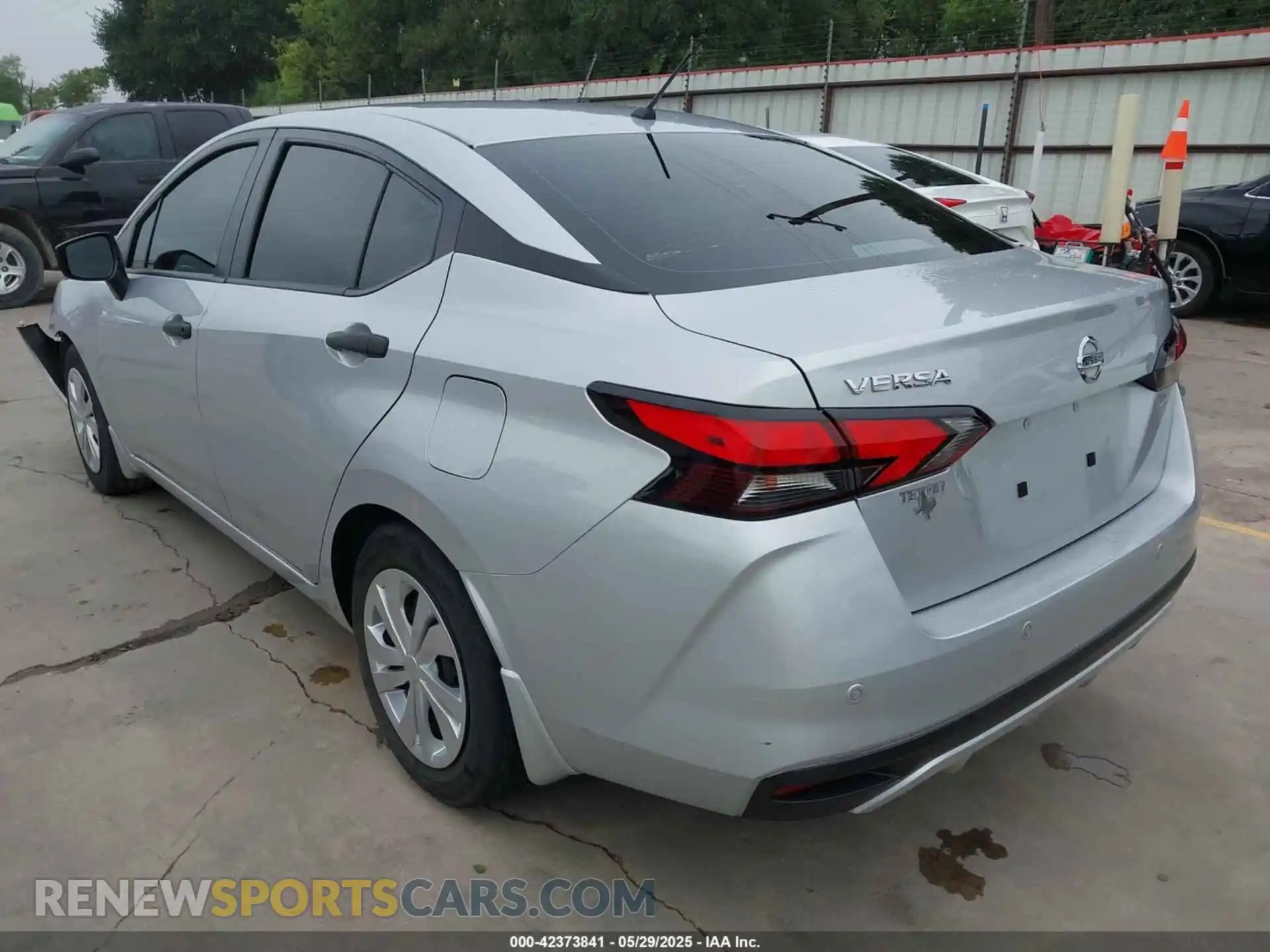 3 fotografías del automóvil dañado 3N1CN8DV1LL917221 NISSAN VERSA 2020