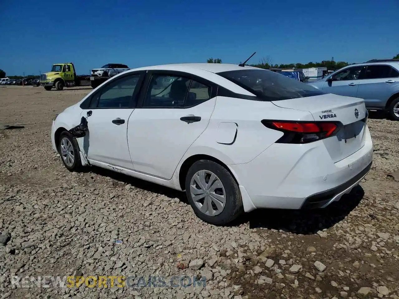 2 fotografías del automóvil dañado 3N1CN8DV5ML924318 NISSAN VERSA 2021