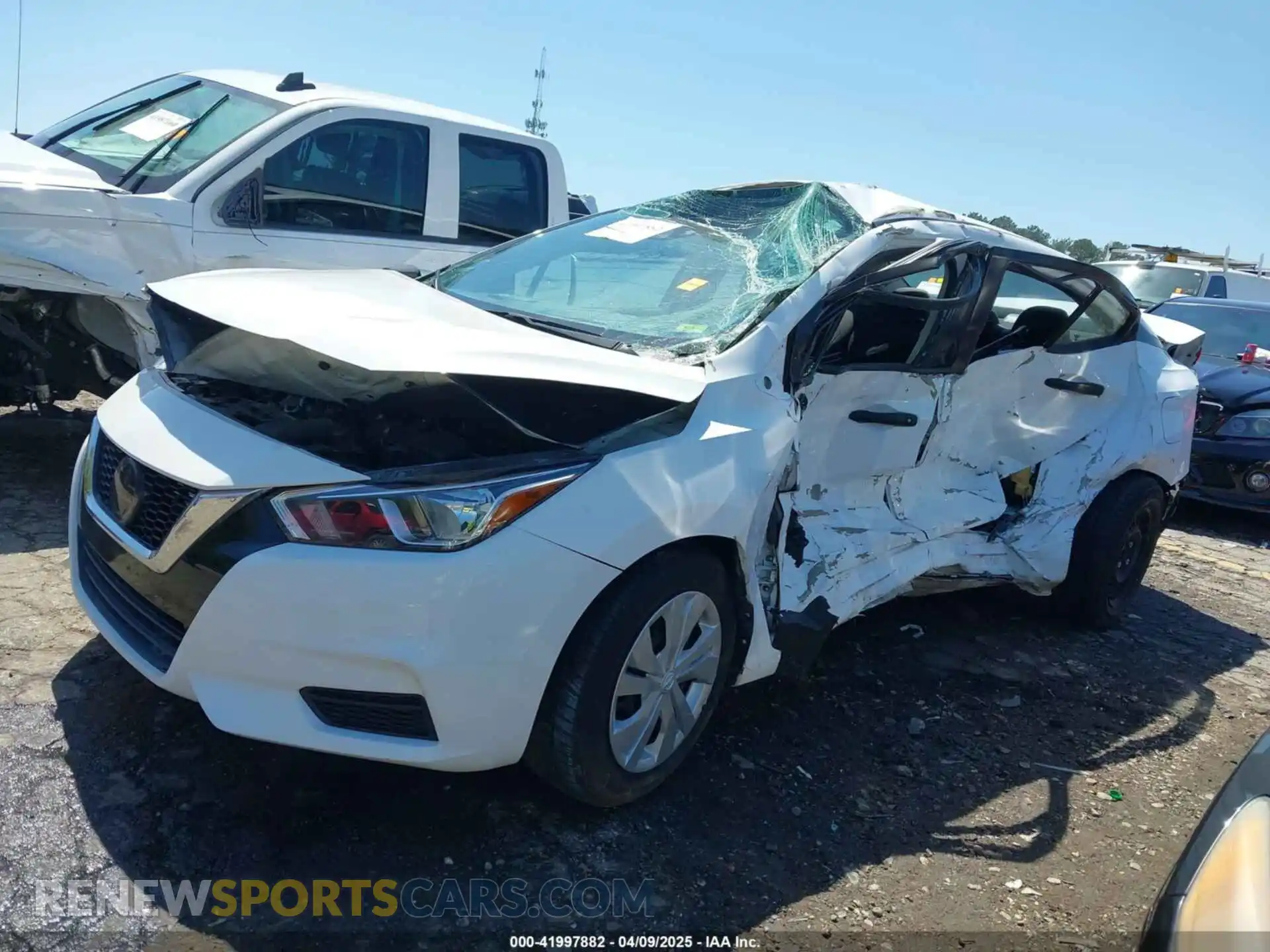 2 fotografías del automóvil dañado 3N1CN8DV7ML820705 NISSAN VERSA 2021