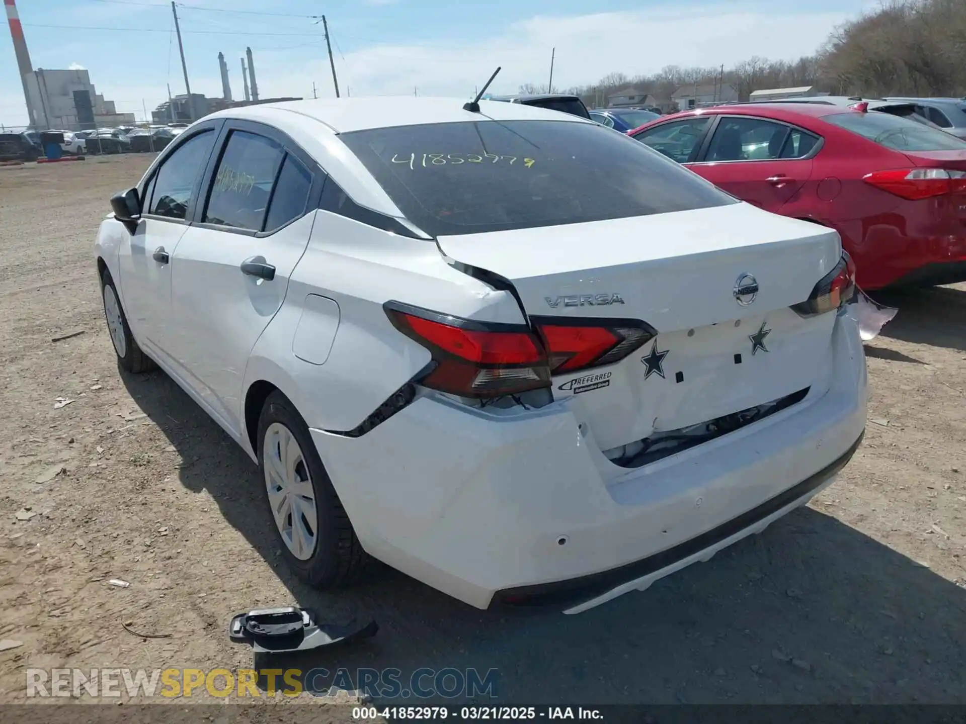 3 Photograph of a damaged car 3N1CN8DV8ML817330 NISSAN VERSA 2021