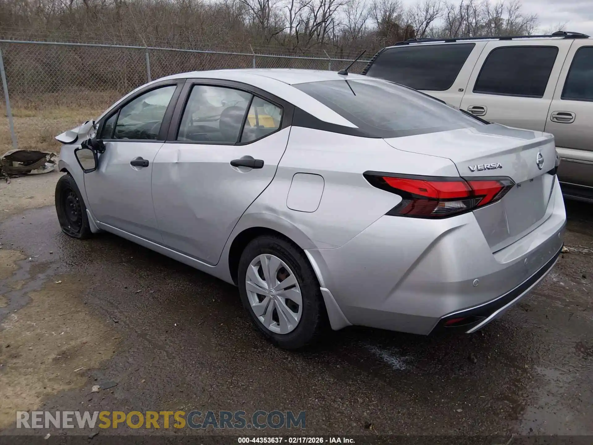 3 Photograph of a damaged car 3N1CN8DV9ML819233 NISSAN VERSA 2021