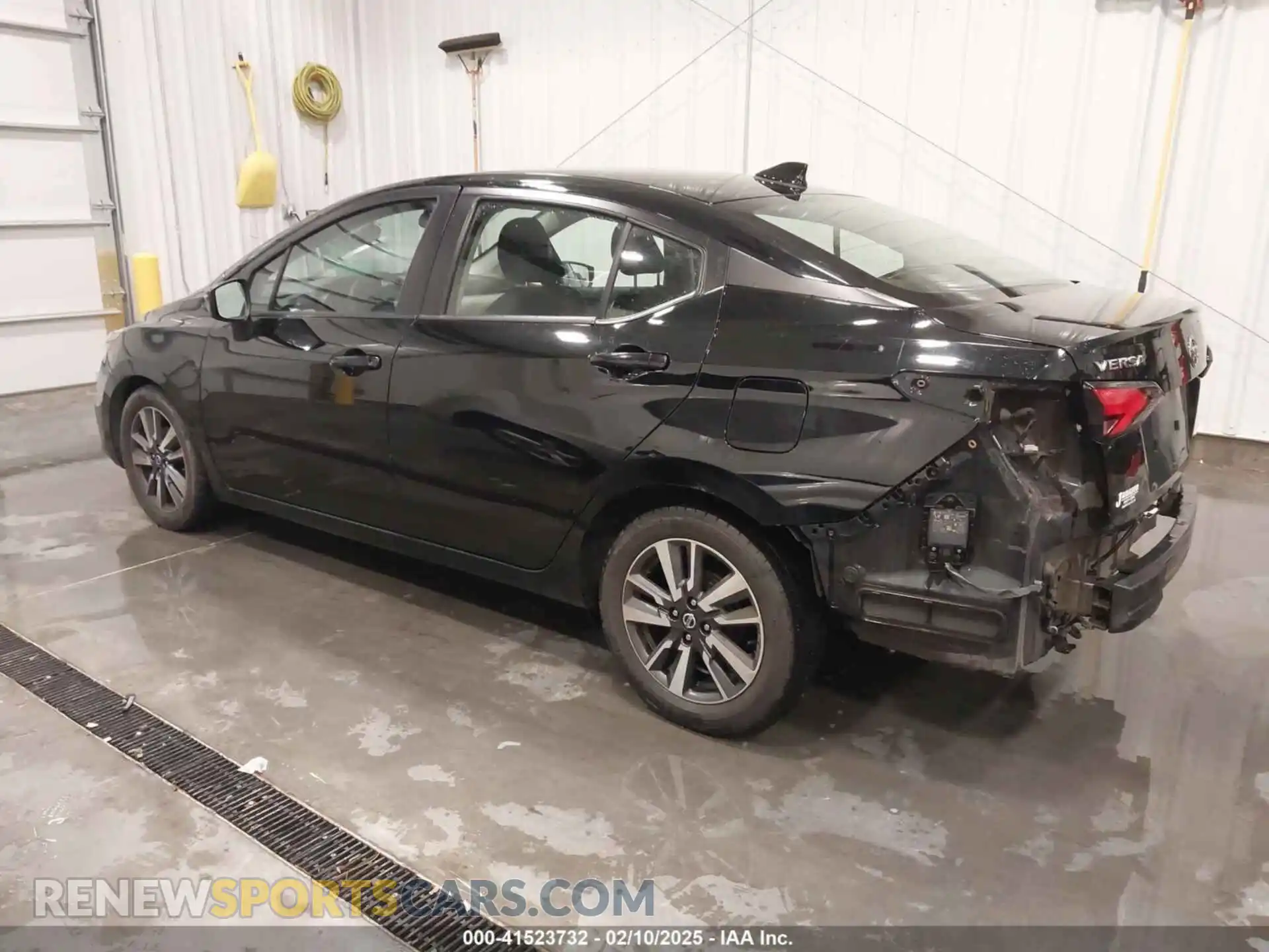3 Photograph of a damaged car 3N1CN8EV1ML888772 NISSAN VERSA 2021