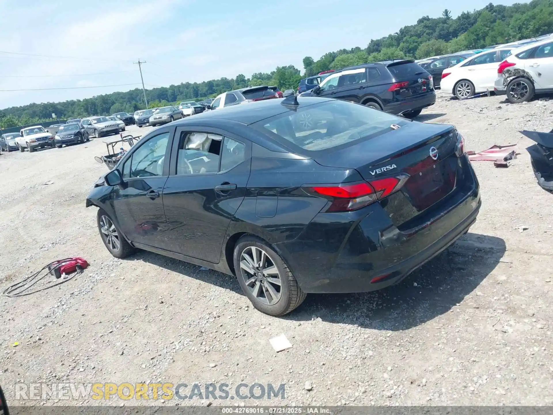 3 Фотография поврежденного автомобиля 3N1CN8EV4ML851702 NISSAN VERSA 2021