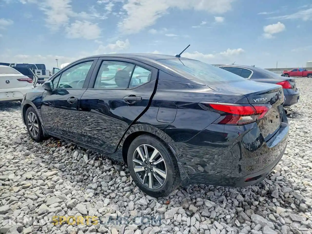 2 fotografías del automóvil dañado 3N1CN8DV7SL848095 NISSAN VERSA 2025
