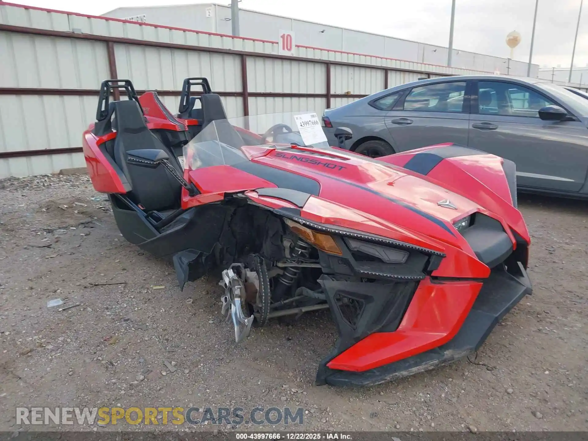 1 Photograph of a damaged car 57XAAPGD2M8142738 POLARIS SLINGSHOT 2021