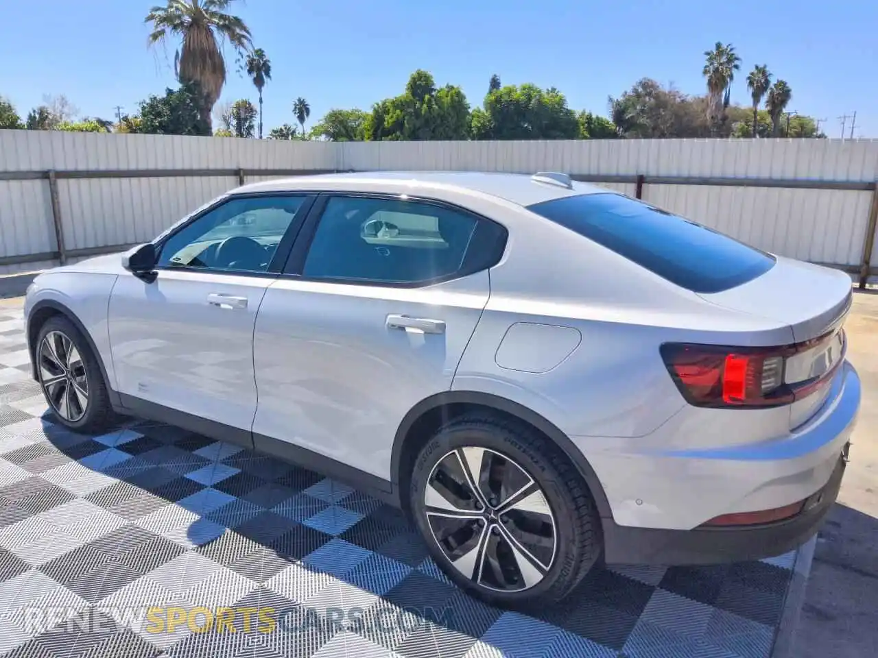 2 Фотография поврежденного автомобиля YSMEG3KA2PL145868 POLESTAR 2 2023
