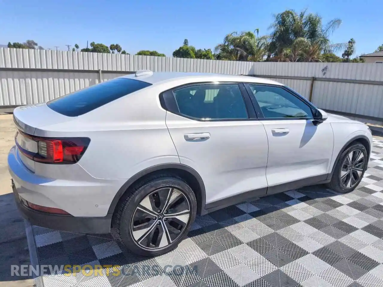 3 Фотография поврежденного автомобиля YSMEG3KA2PL145868 POLESTAR 2 2023