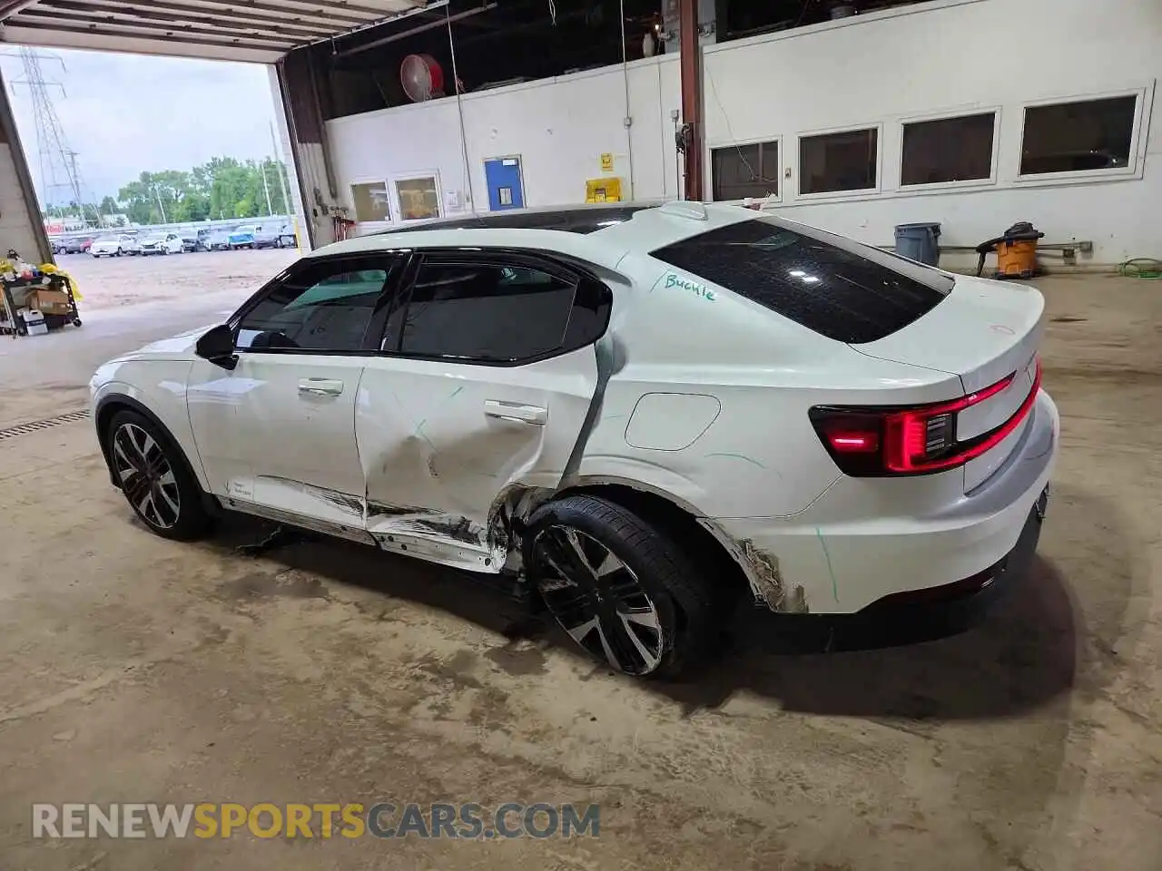 2 fotografías del automóvil dañado YSMFG3KAXRL236359 POLESTAR 2 2024
