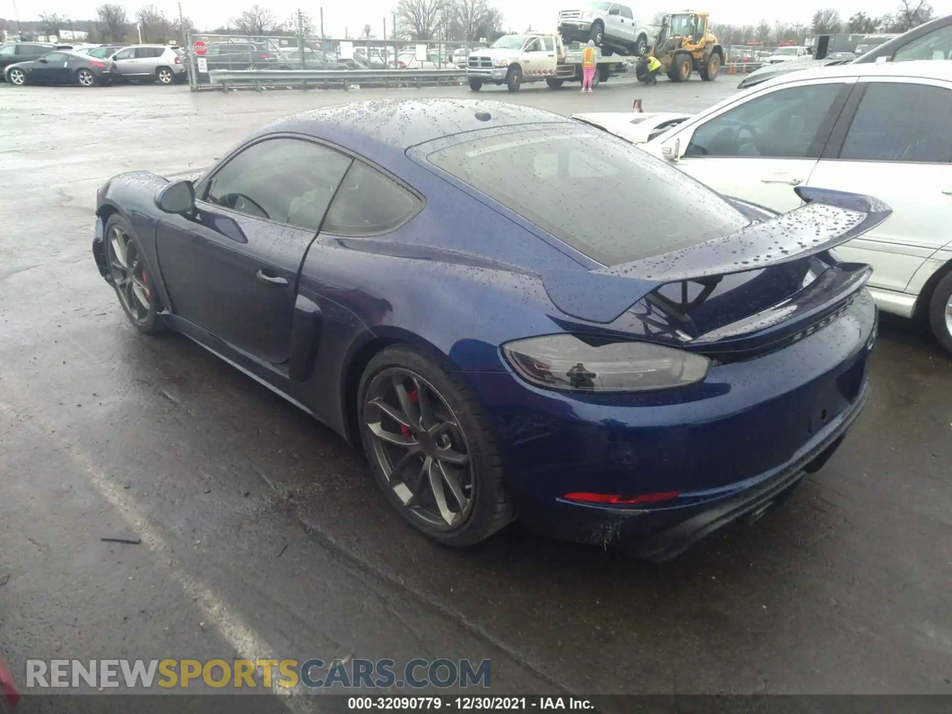 3 Photograph of a damaged car WP0AC2A84LS289470 PORSCHE 718 CAYMAN 2020