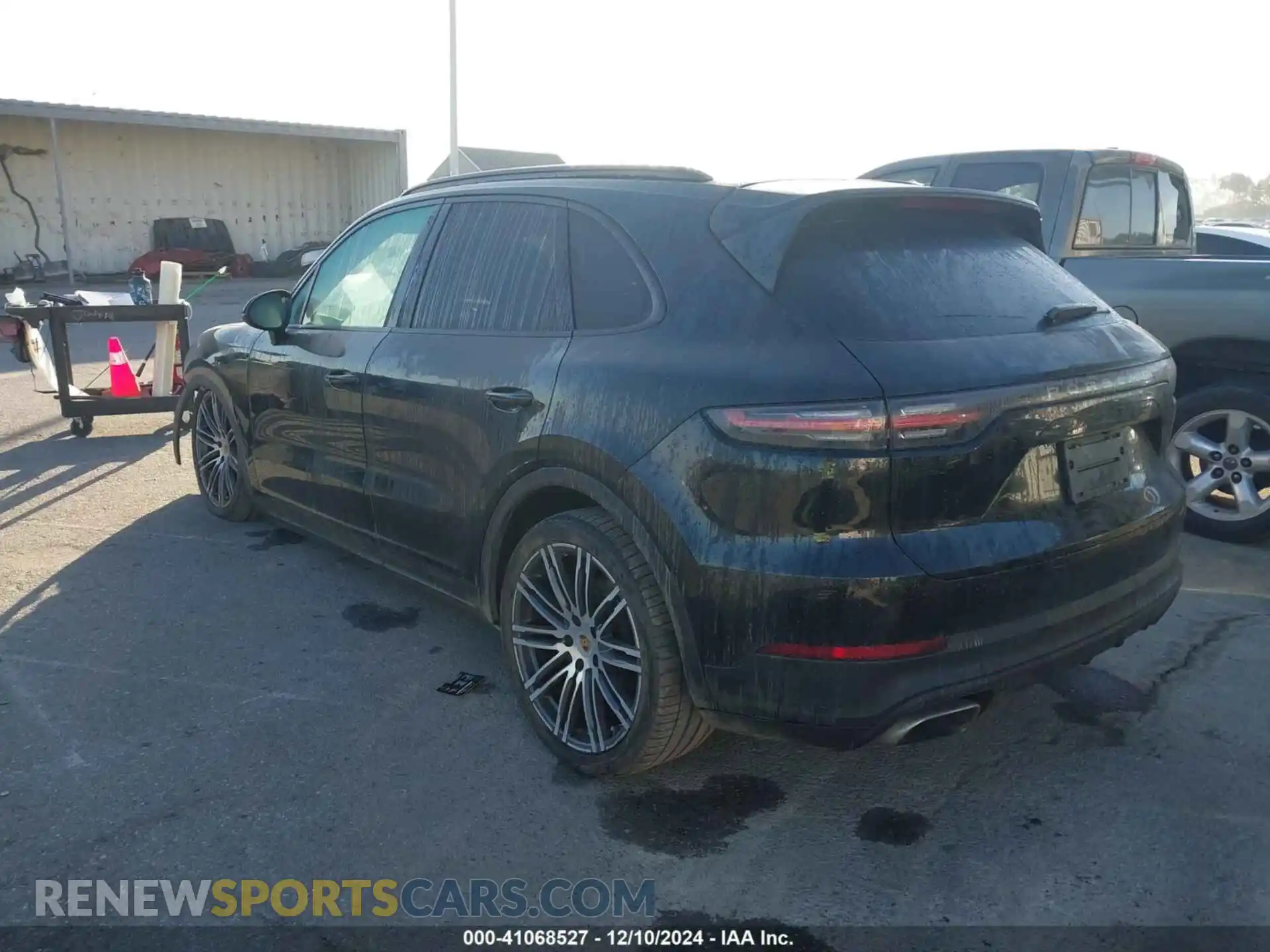 3 Photograph of a damaged car WP1AA2AY3KDA15670 PORSCHE CAYENNE 2019