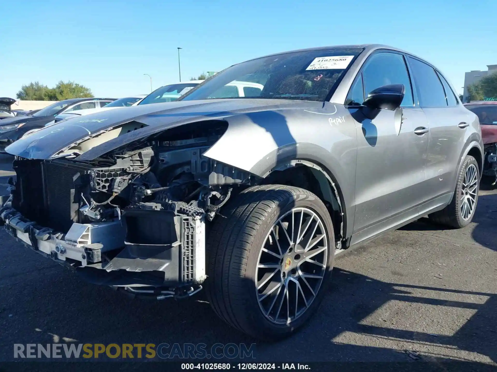 2 Photograph of a damaged car WP1AA2AY7KDA14182 PORSCHE CAYENNE 2019