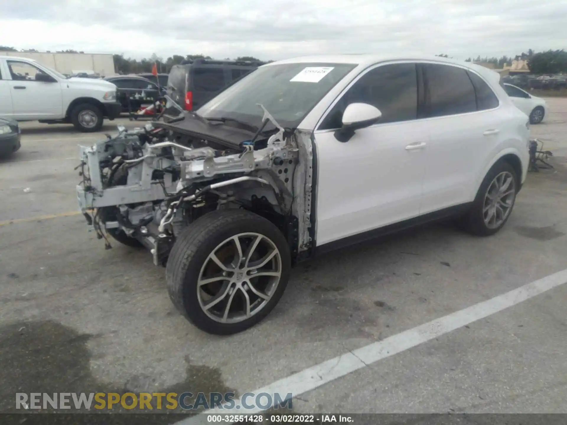 2 fotografías del automóvil dañado WP1AA2AY8KDA11758 PORSCHE CAYENNE 2019