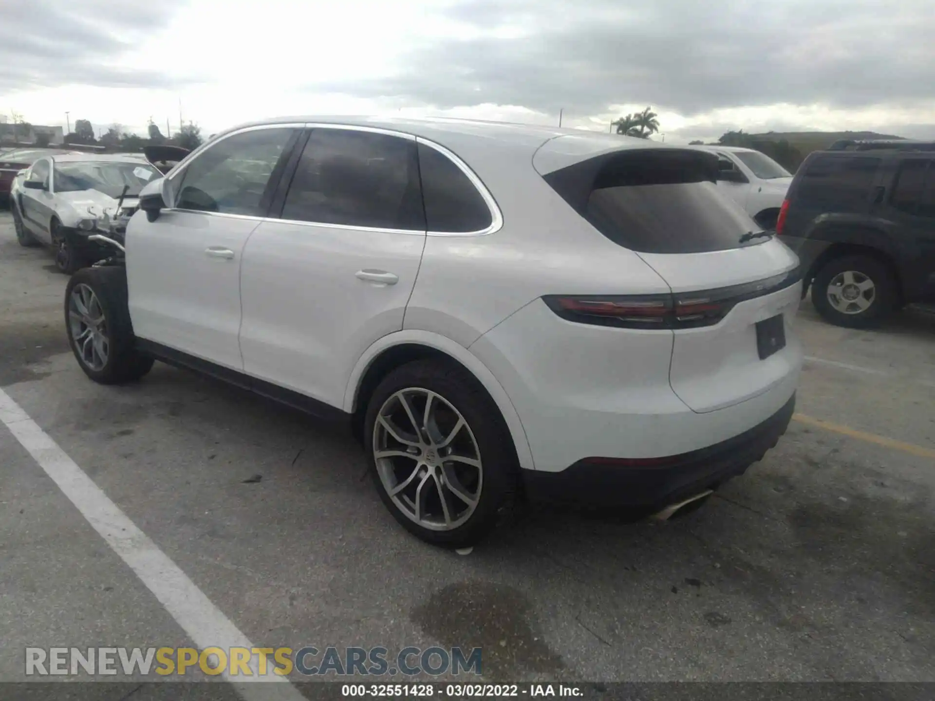 3 fotografías del automóvil dañado WP1AA2AY8KDA11758 PORSCHE CAYENNE 2019
