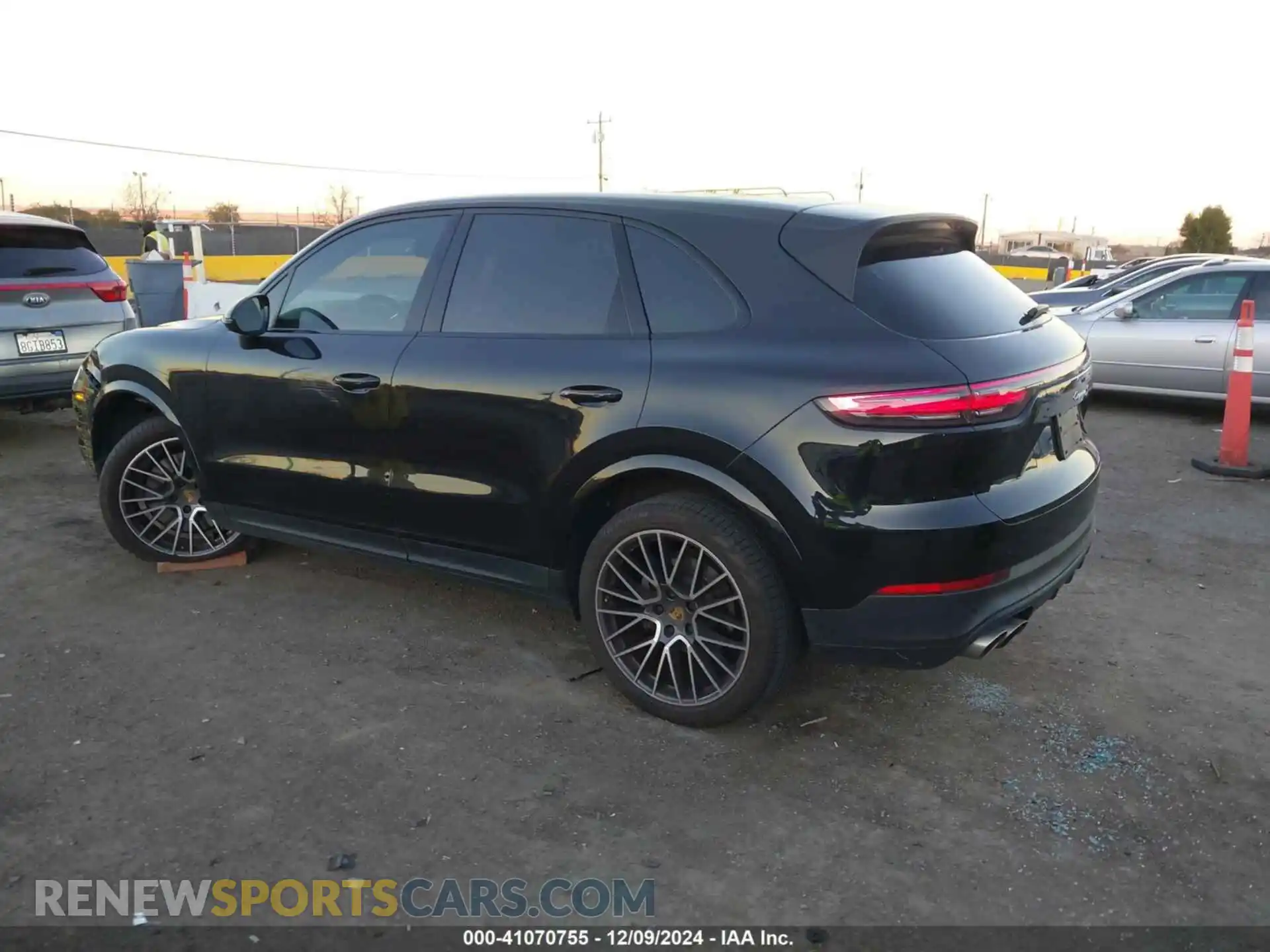 3 Photograph of a damaged car WP1AB2AY1KDA61379 PORSCHE CAYENNE 2019