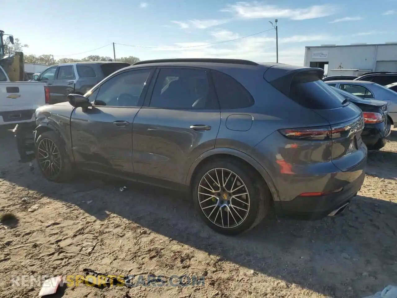 2 fotografías del automóvil dañado WP1AE2AY1KDA51233 PORSCHE CAYENNE 2019