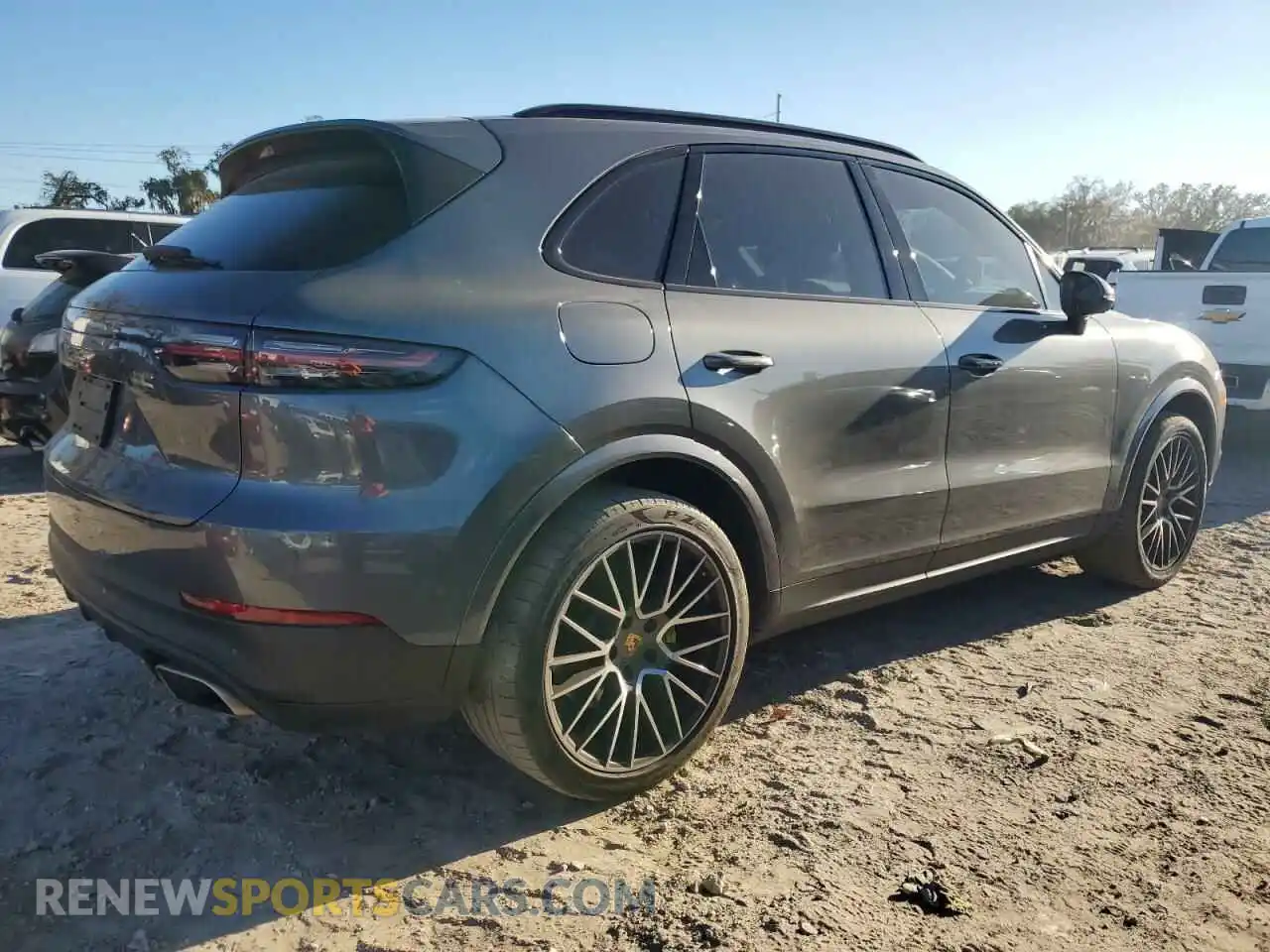 3 fotografías del automóvil dañado WP1AE2AY1KDA51233 PORSCHE CAYENNE 2019