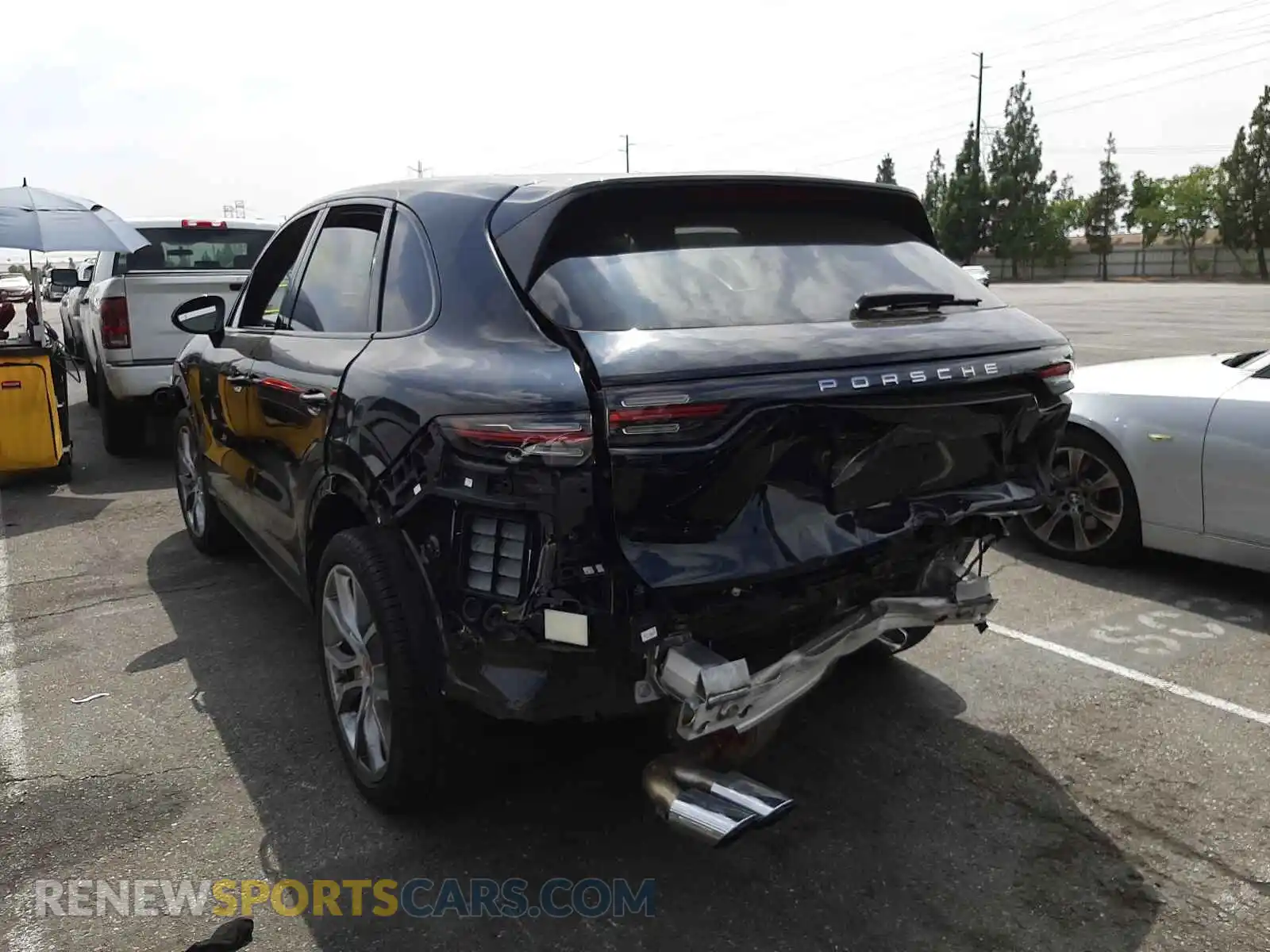 3 fotografías del automóvil dañado WP1AA2AY0LDA07060 PORSCHE CAYENNE 2020