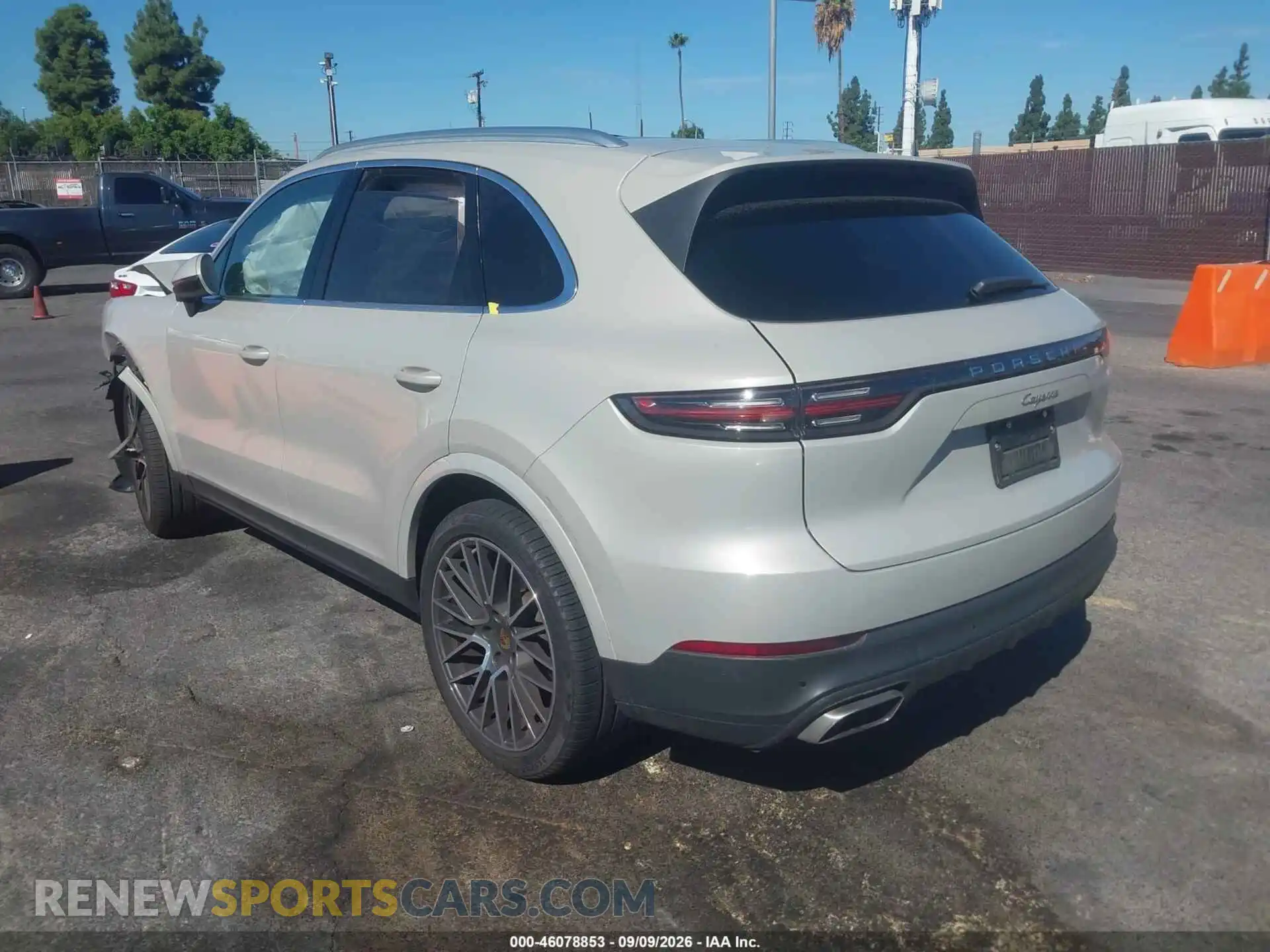 3 fotografías del automóvil dañado WP1AA2AY6MDA02866 PORSCHE CAYENNE 2021