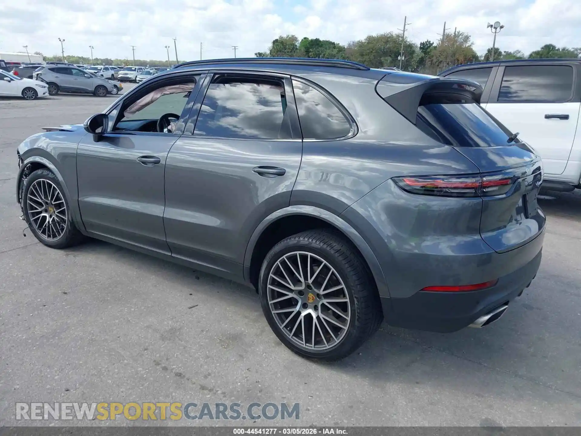 3 fotografías del automóvil dañado WP1AA2AY8MDA02965 PORSCHE CAYENNE 2021