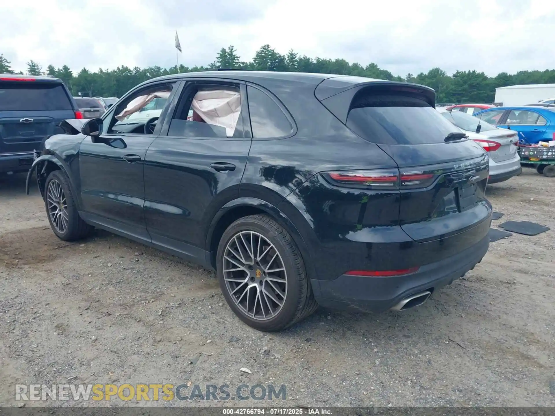 3 fotografías del automóvil dañado WP1AA2AYXMDA08444 PORSCHE CAYENNE 2021