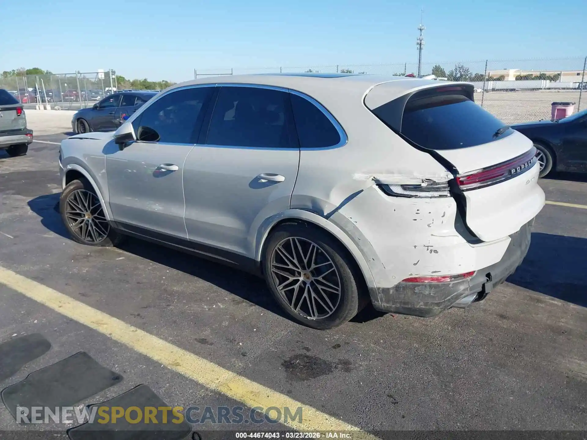 3 fotografías del automóvil dañado WP1AA2AY2RDA10812 PORSCHE CAYENNE 2024