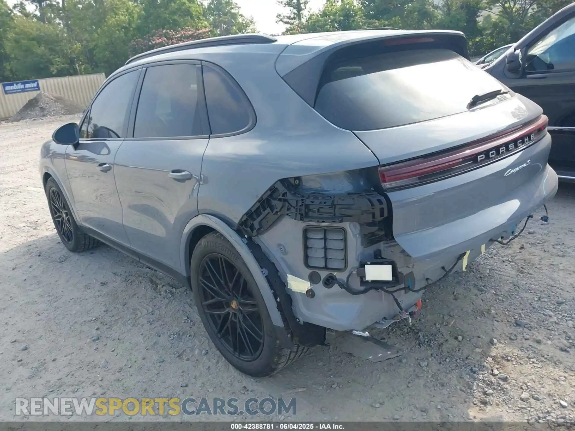 3 Photograph of a damaged car WP1AL2AY0RDA32737 PORSCHE CAYENNE 2024