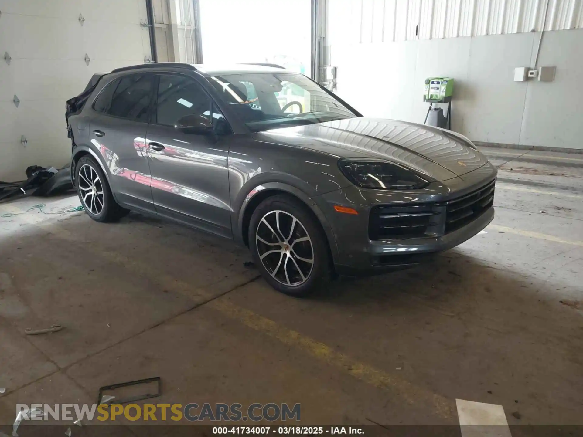 1 Photograph of a damaged car WP1AL2AY1RDA34013 PORSCHE CAYENNE 2024
