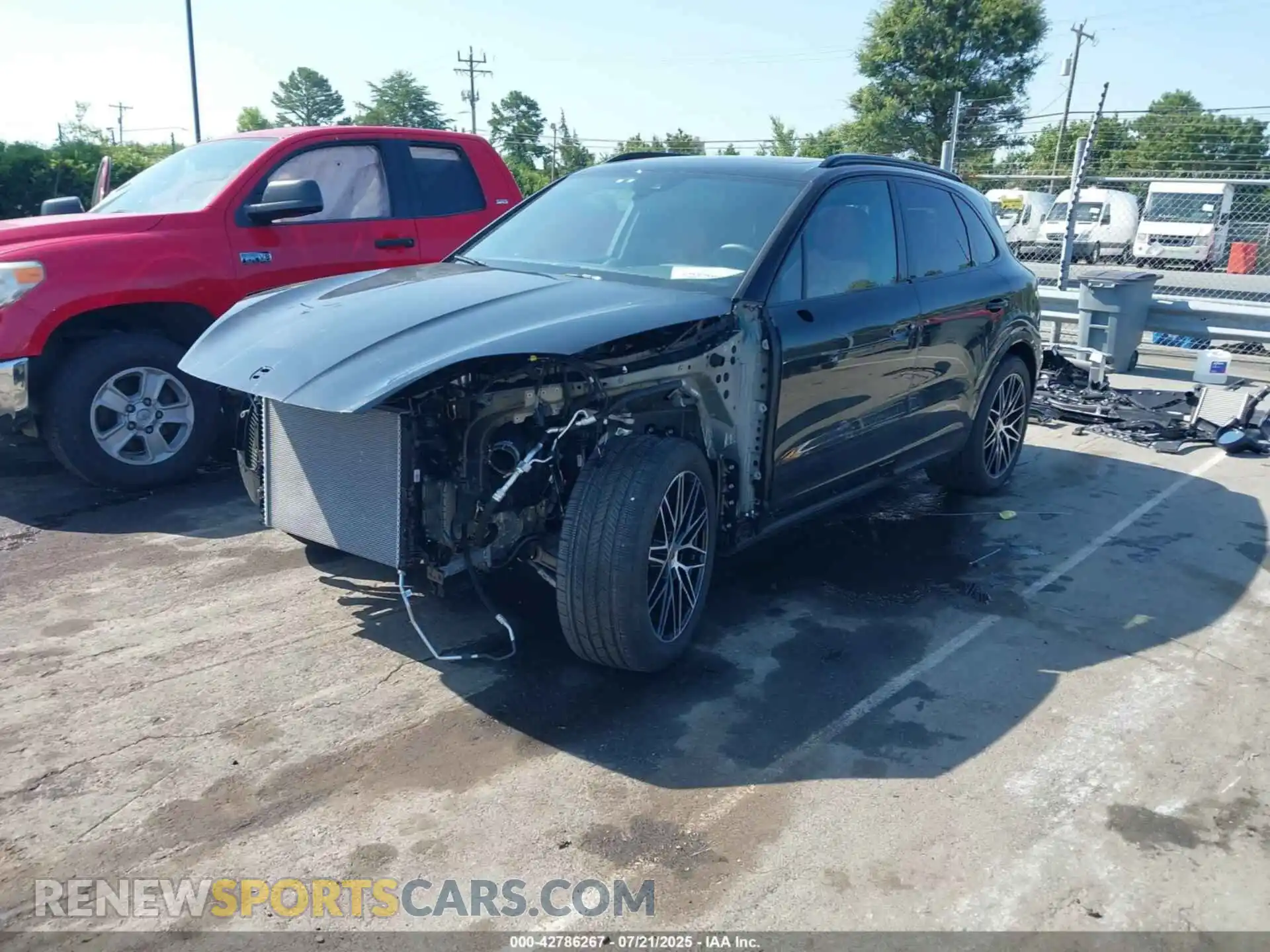 2 fotografías del automóvil dañado WP1AA2AYXSDA01474 PORSCHE CAYENNE 2025