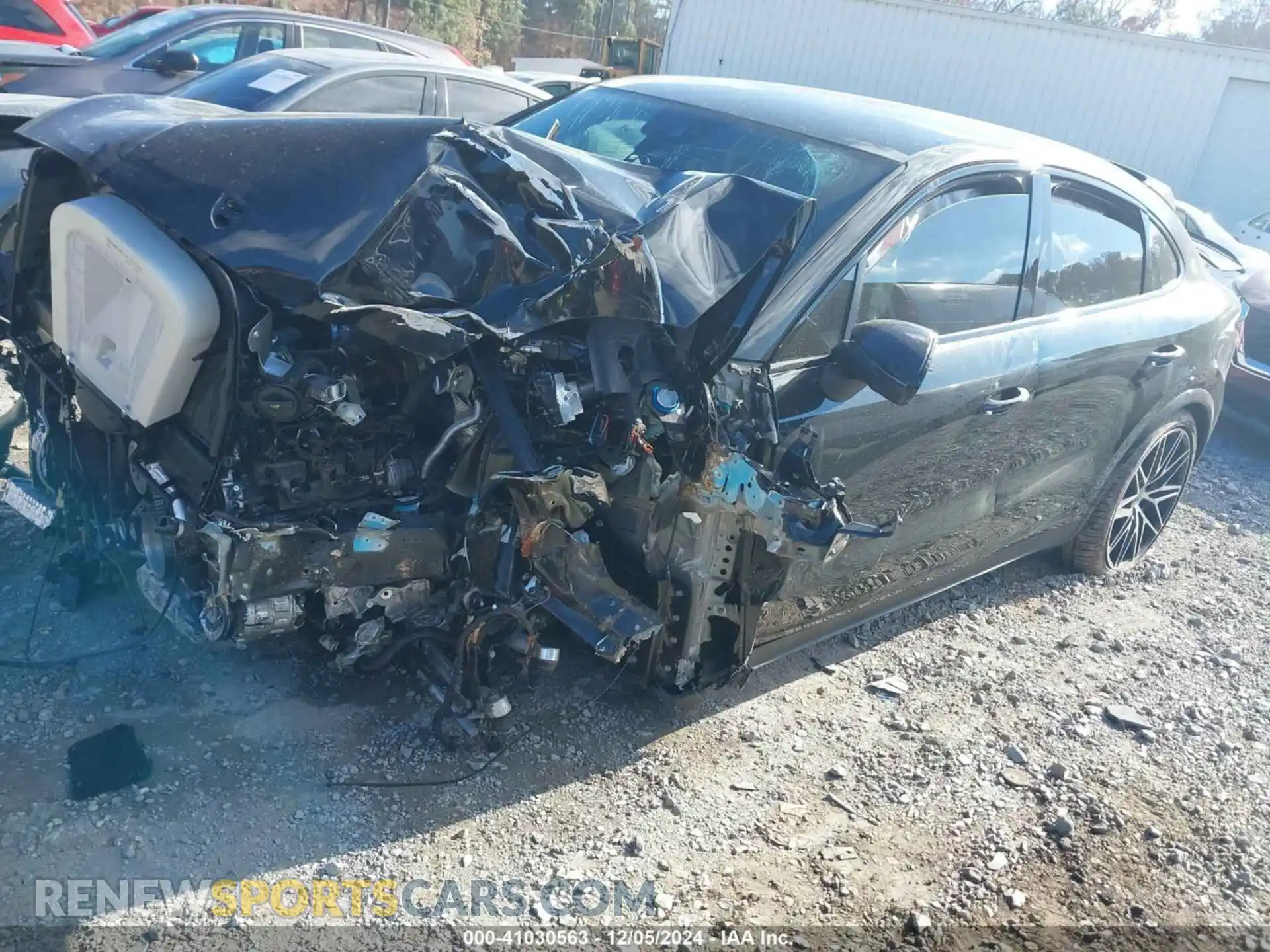 2 fotografías del automóvil dañado WP1BA2AYXRDA54884 PORSCHE CAYENNE COUPE 2024