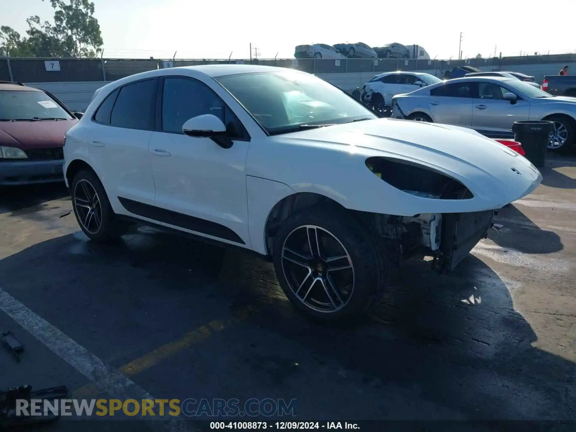 1 Photograph of a damaged car WP1AA2A50KLB02065 PORSCHE MACAN 2019