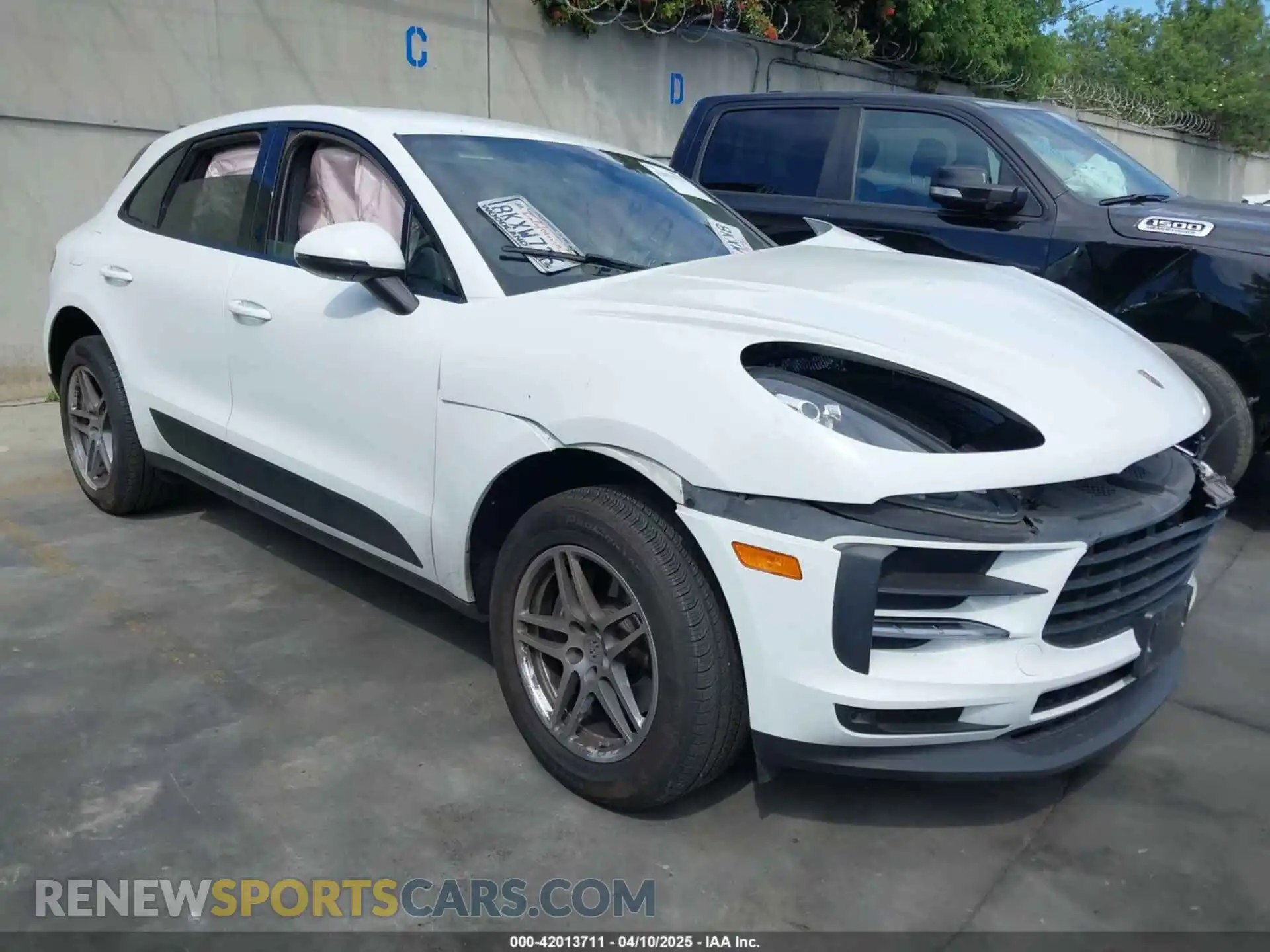 1 Фотография поврежденного автомобиля WP1AA2A50KLB05922 PORSCHE MACAN 2019