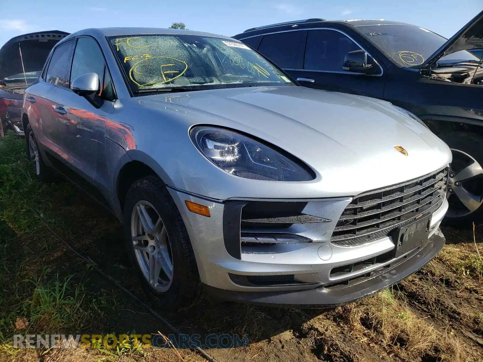 1 Photograph of a damaged car WP1AA2A52KLB01855 PORSCHE MACAN 2019