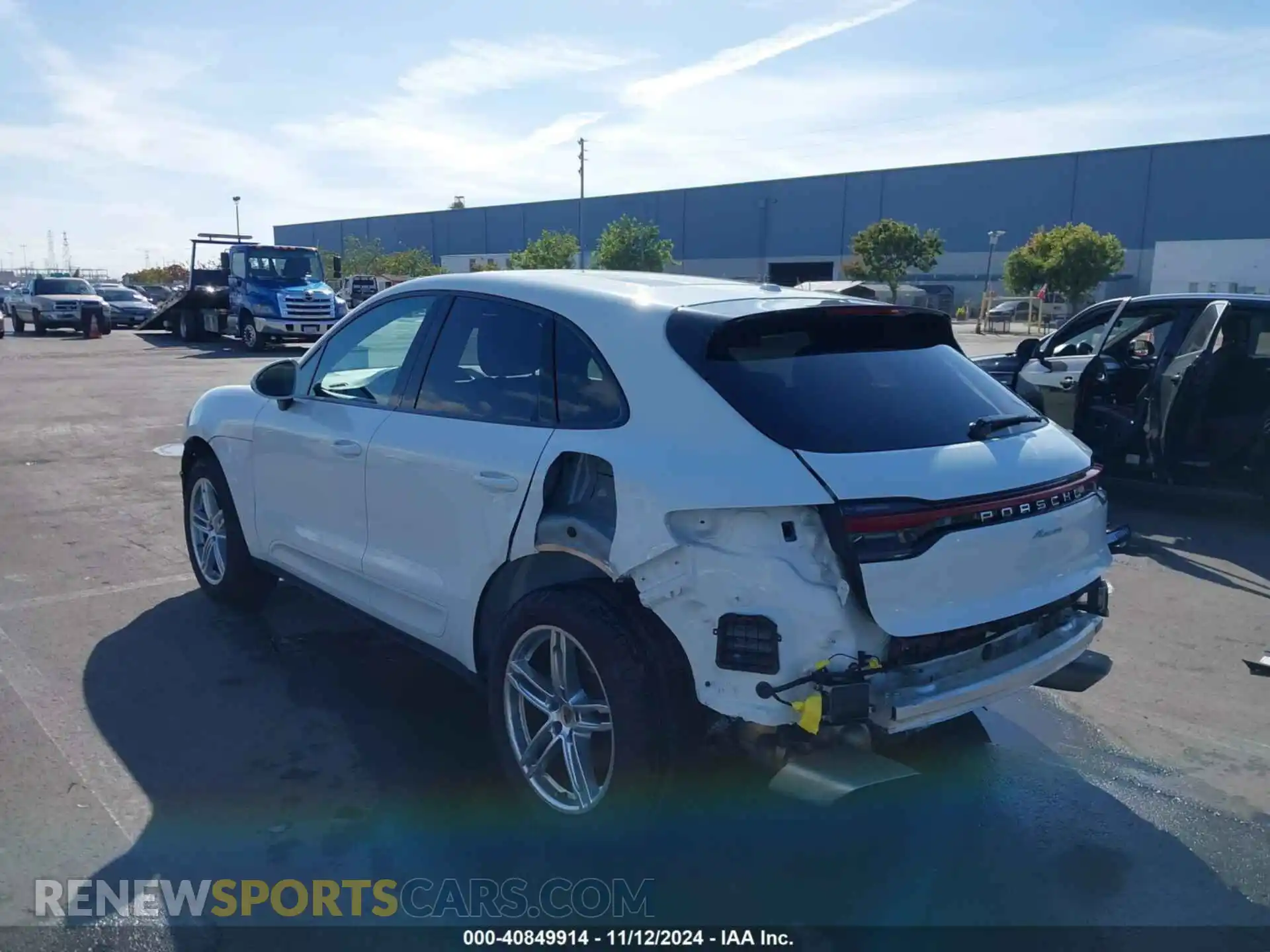 3 Фотография поврежденного автомобиля WP1AA2A54KLB01985 PORSCHE MACAN 2019