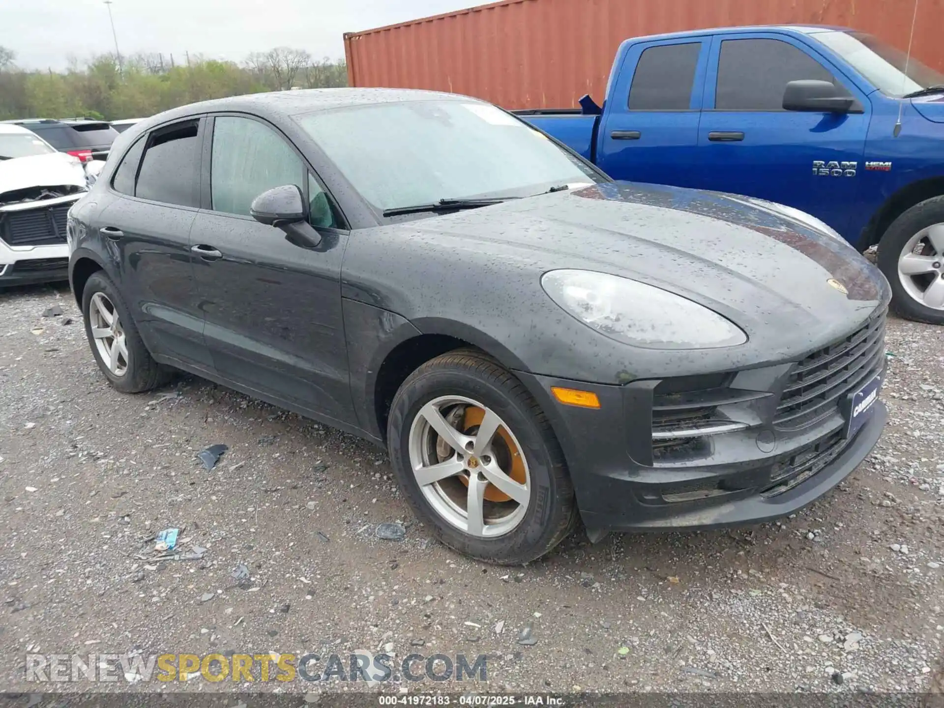 1 Photograph of a damaged car WP1AA2A56KLB05844 PORSCHE MACAN 2019