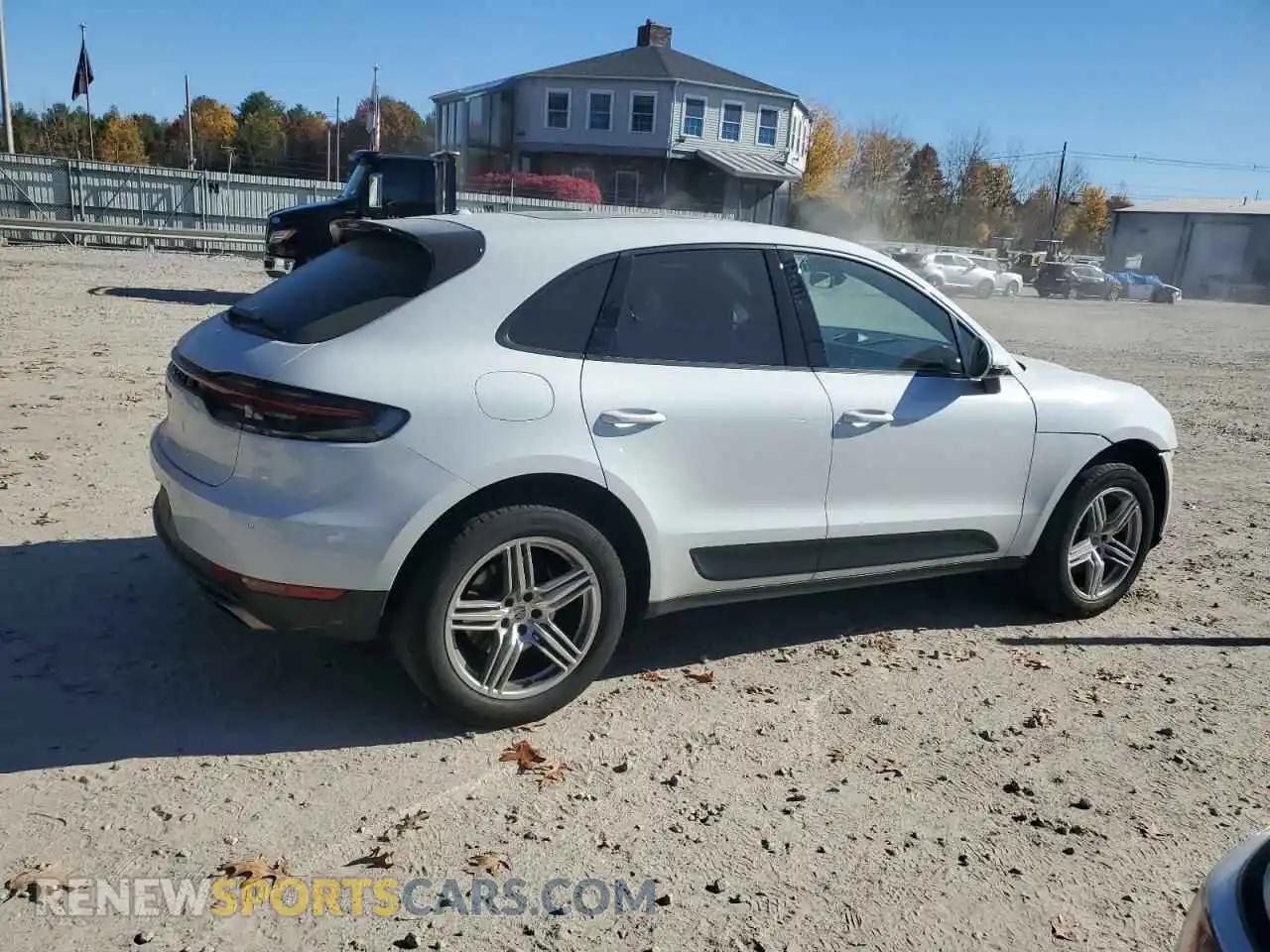 3 Photograph of a damaged car WP1AA2A57KLB03116 PORSCHE MACAN 2019
