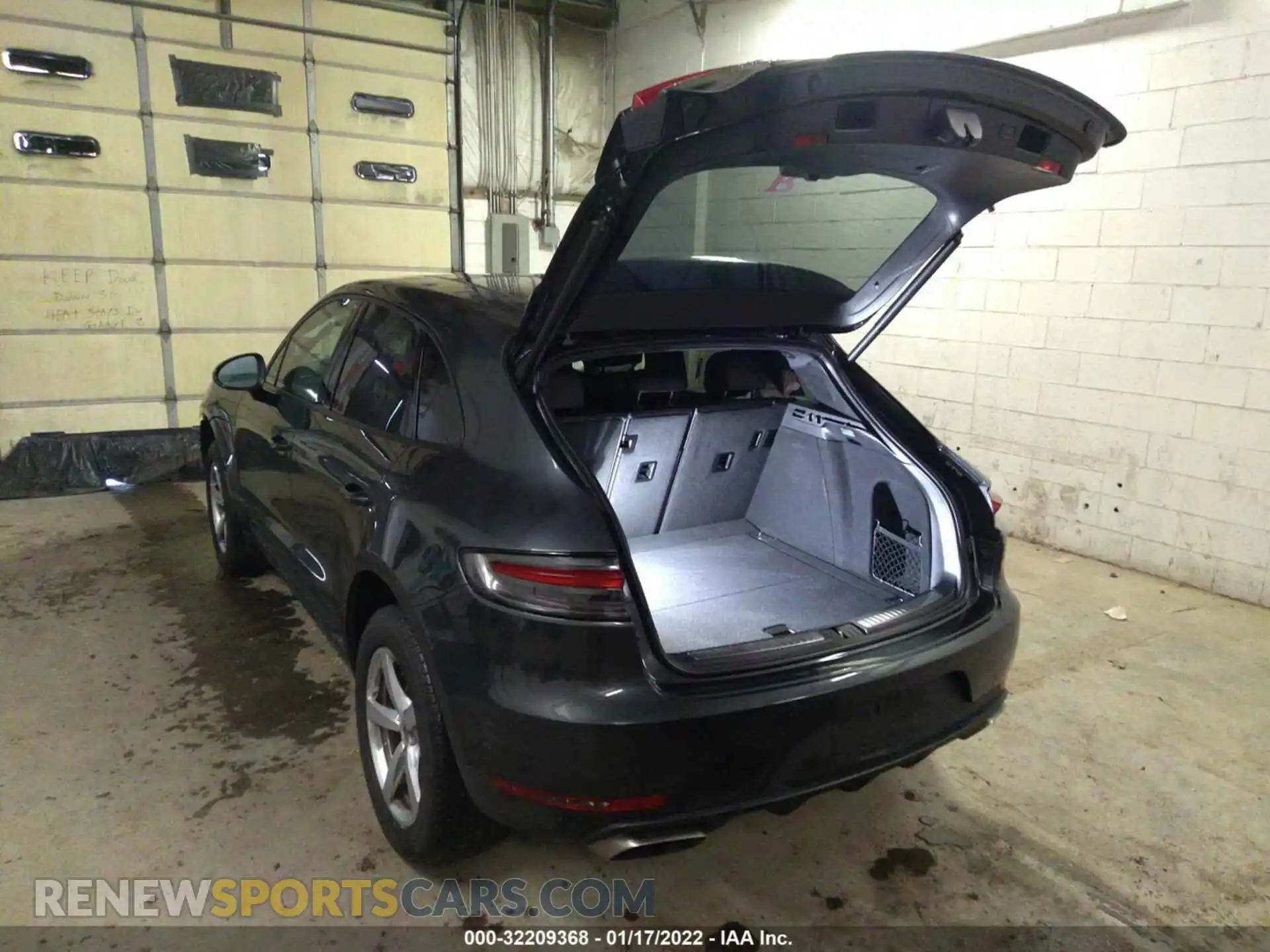 3 Photograph of a damaged car WP1AA2A58KLB07112 PORSCHE MACAN 2019