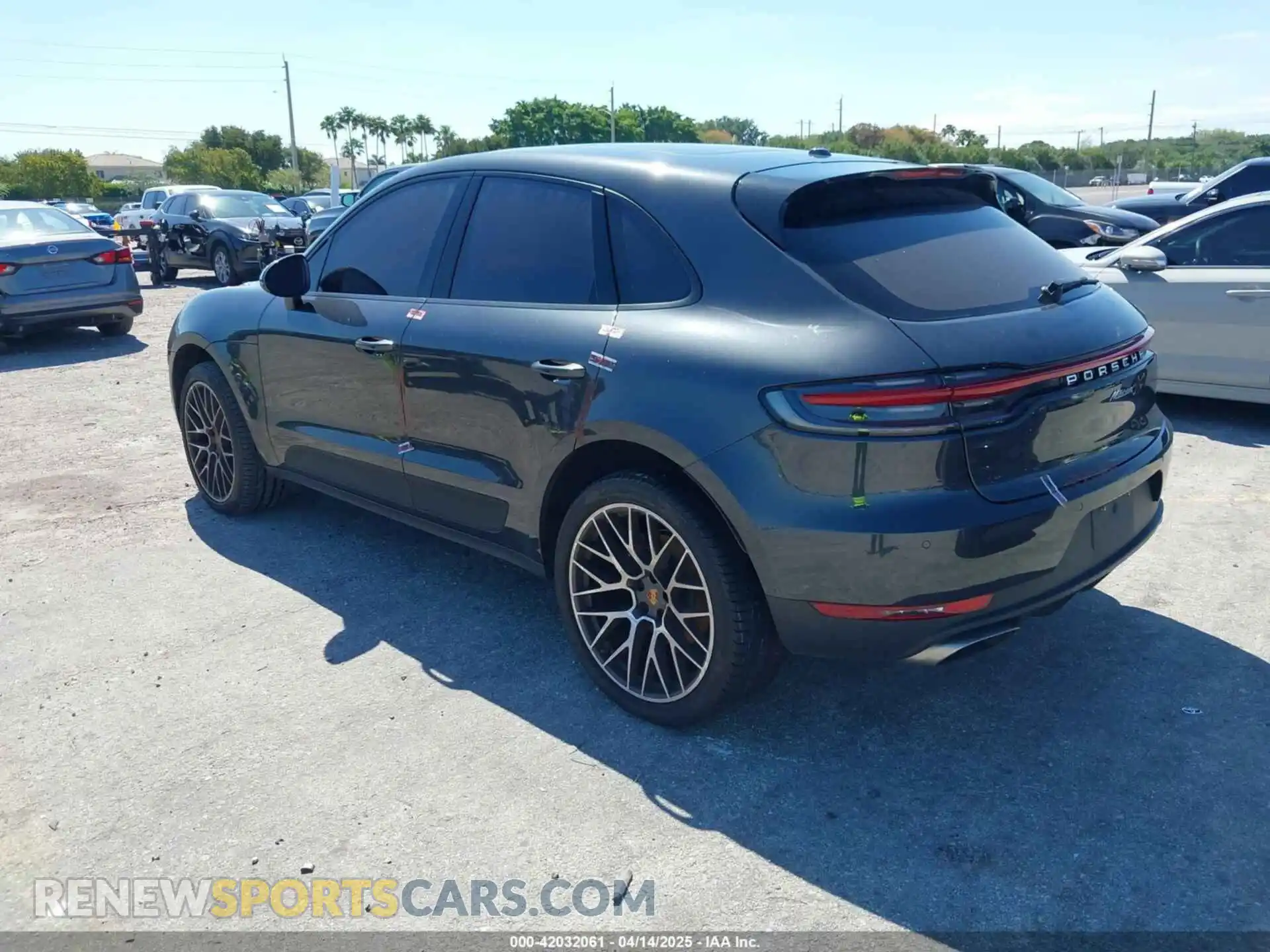 3 Photograph of a damaged car WP1AA2A58KLB08292 PORSCHE MACAN 2019