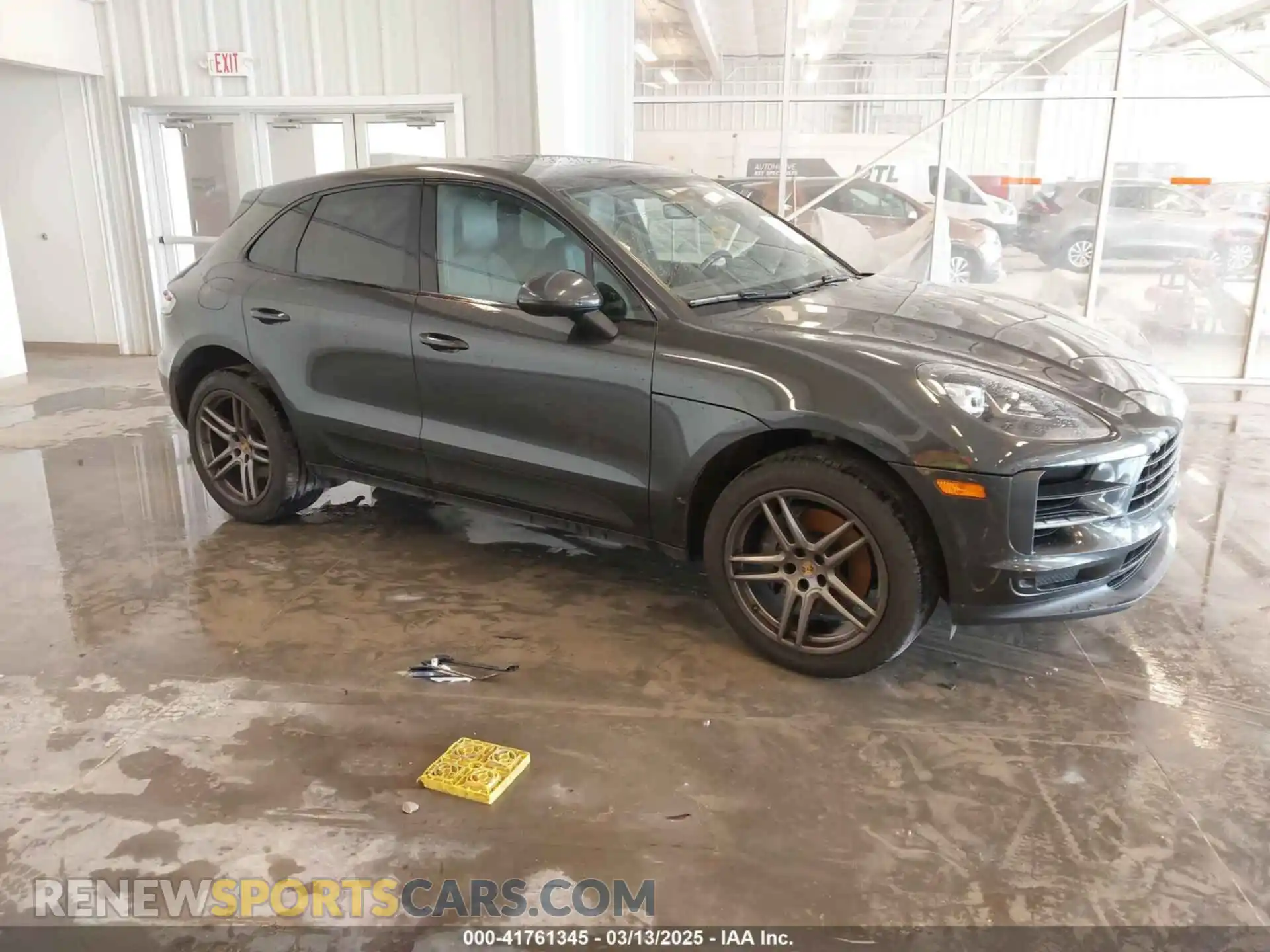 1 Фотография поврежденного автомобиля WP1AB2A55KLB30196 PORSCHE MACAN 2019