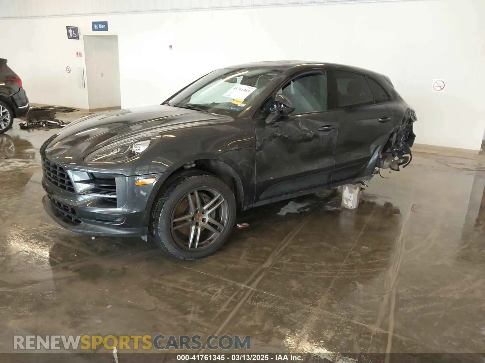 2 Фотография поврежденного автомобиля WP1AB2A55KLB30196 PORSCHE MACAN 2019