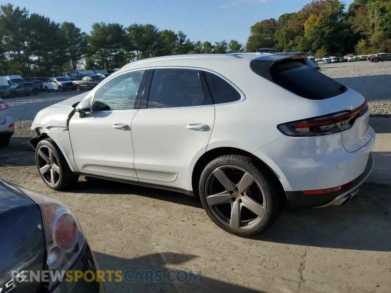 2 fotografías del automóvil dañado WP1AB2A55KLB32353 PORSCHE MACAN 2019