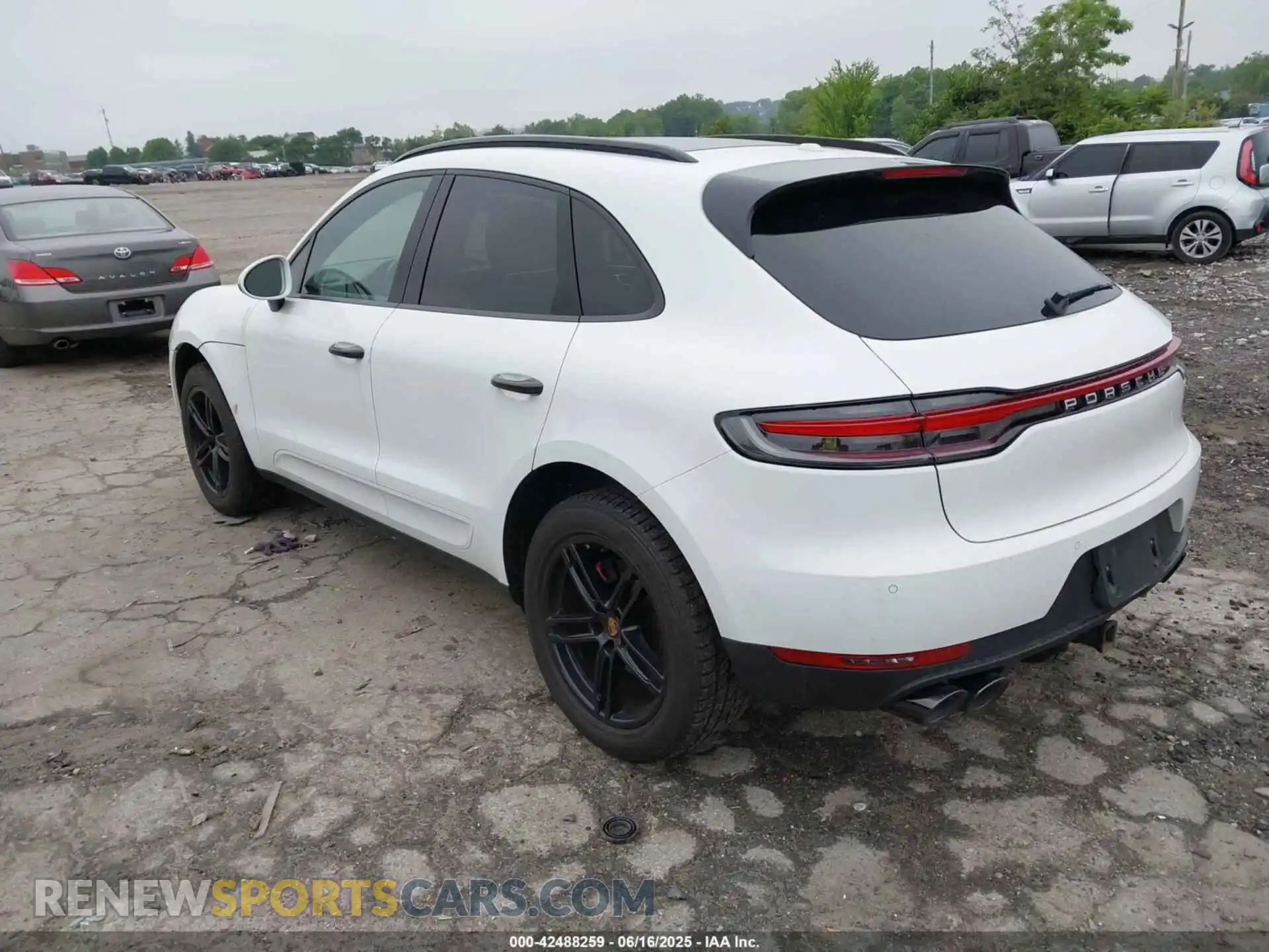 3 Photograph of a damaged car WP1AA2A50LLB05839 PORSCHE MACAN 2020