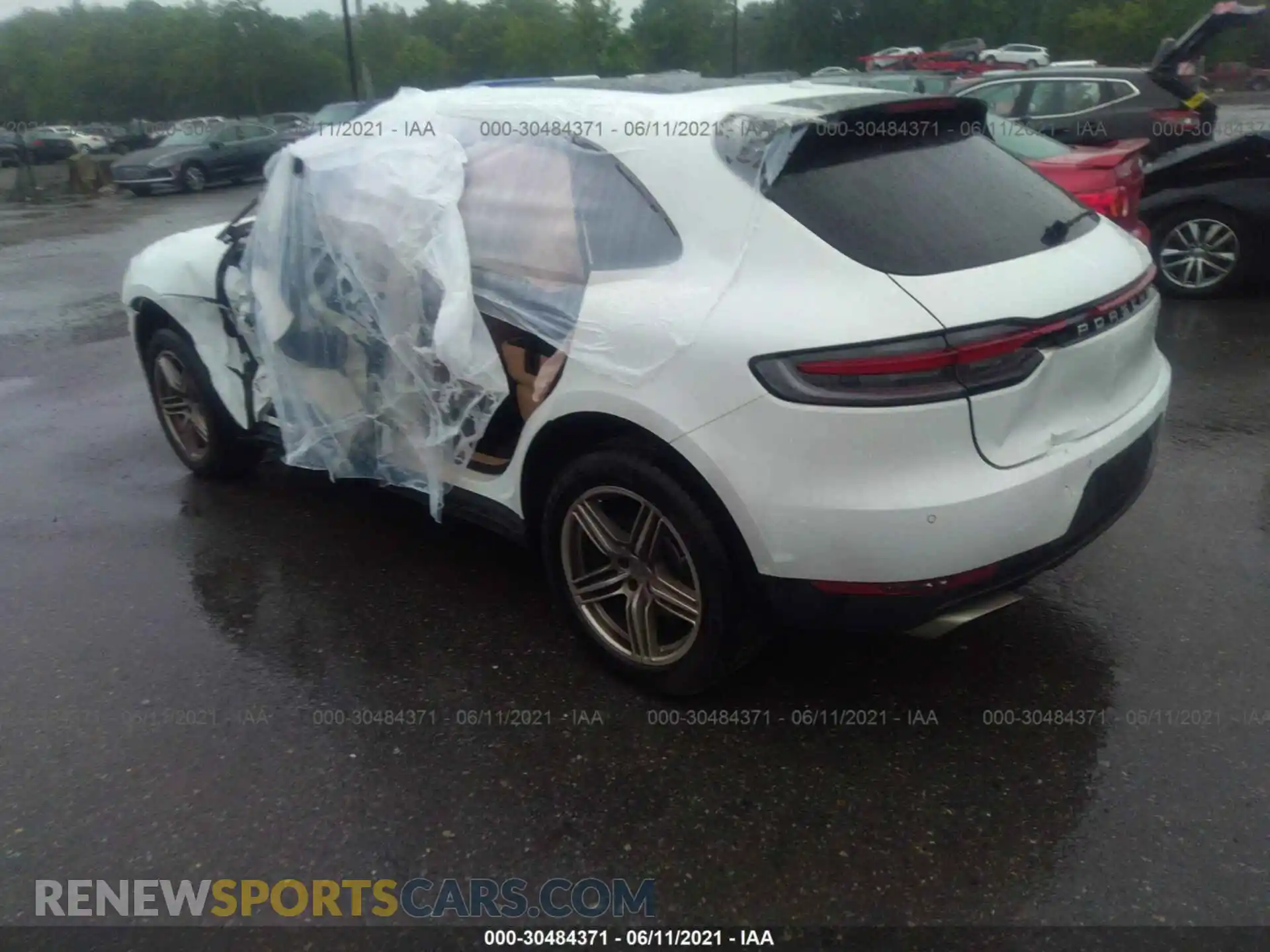 3 Photograph of a damaged car WP1AA2A55LLB01172 PORSCHE MACAN 2020