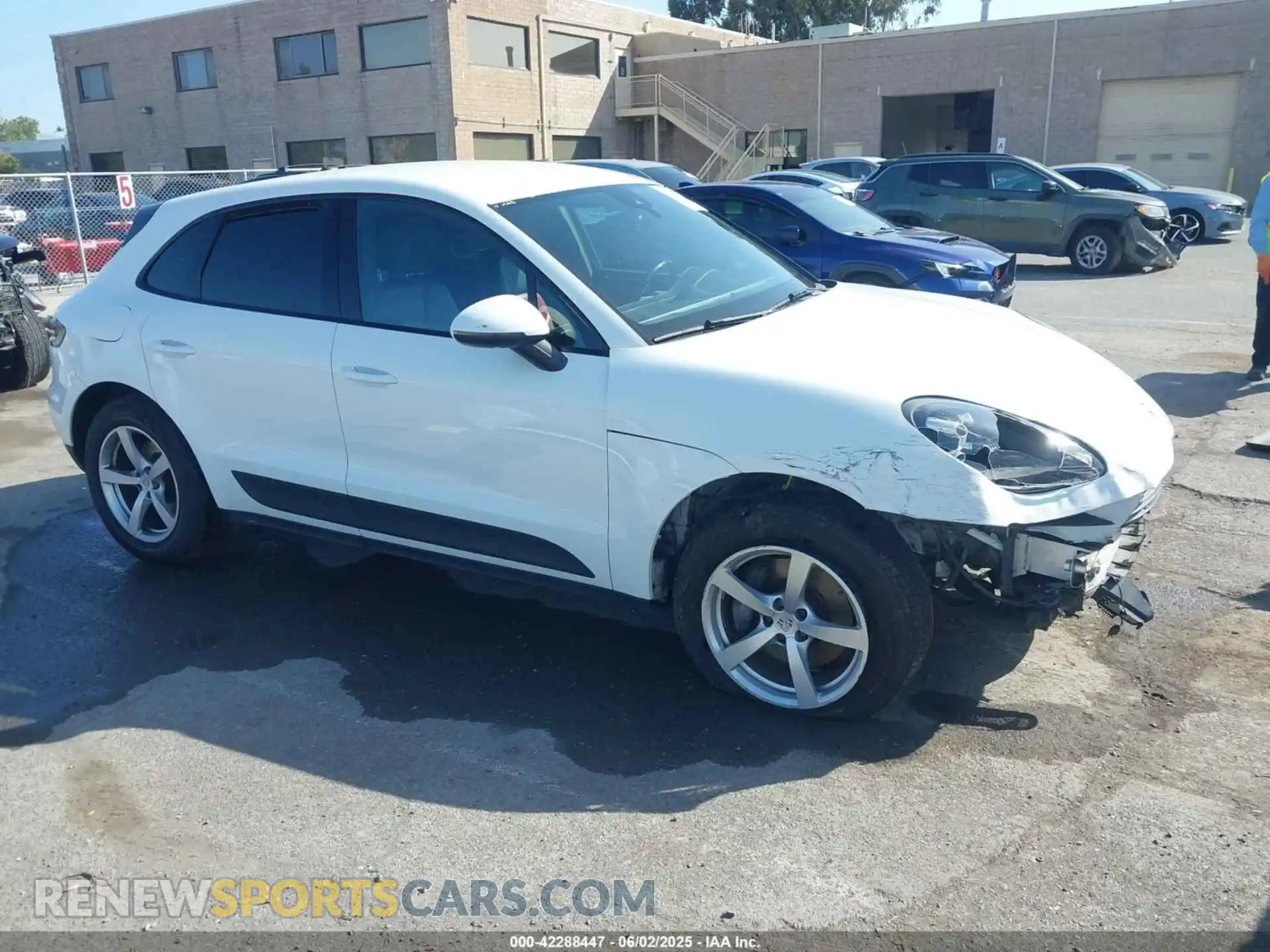 1 Photograph of a damaged car WP1AA2A55LLB02192 PORSCHE MACAN 2020